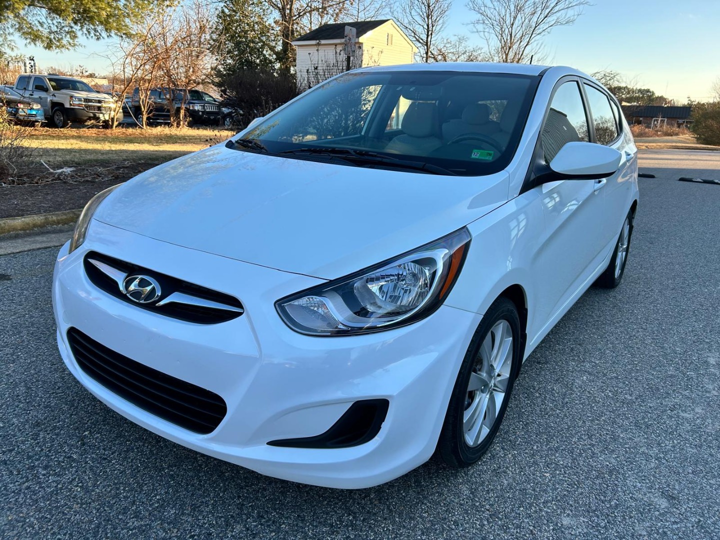 2012 Hyundai Accent SE's photo
