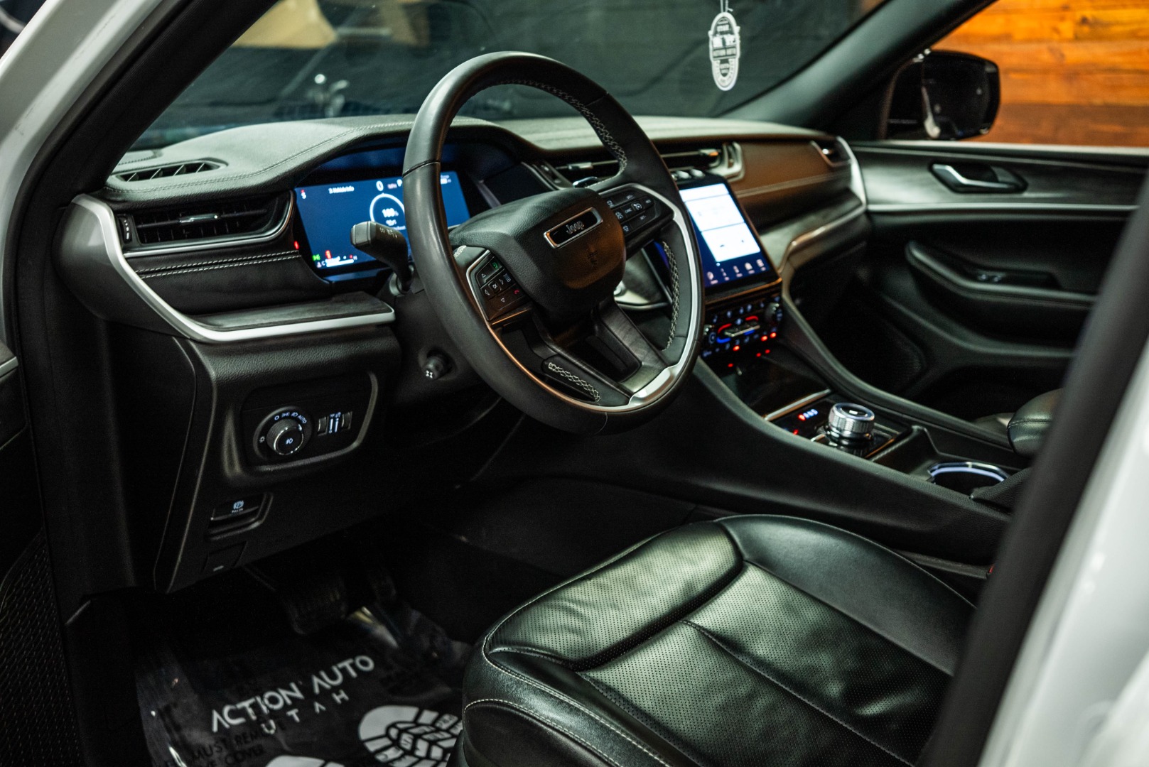 2024 Jeep Grand Cherokee Limited photo 7