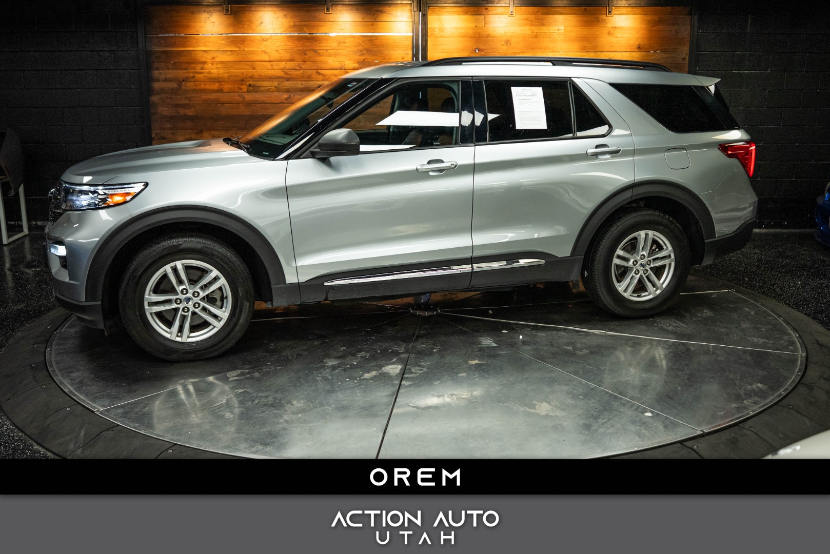 2023 Ford Explorer XLT's photo