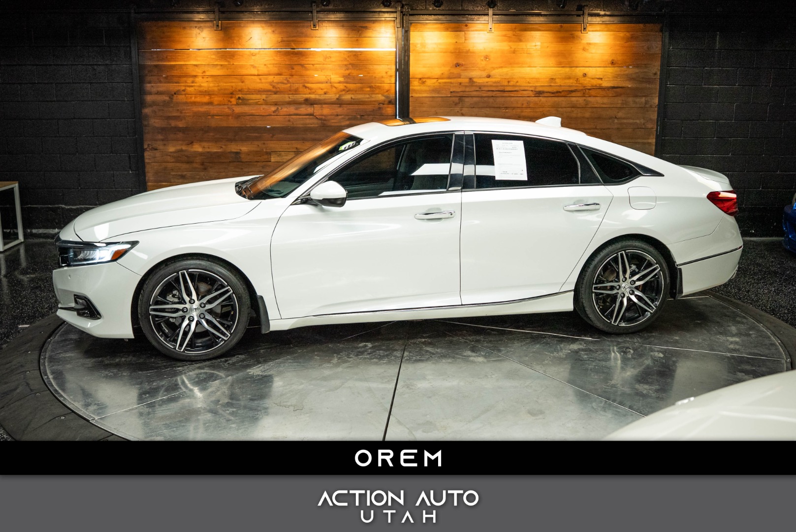 2021 Honda Accord Touring's photo