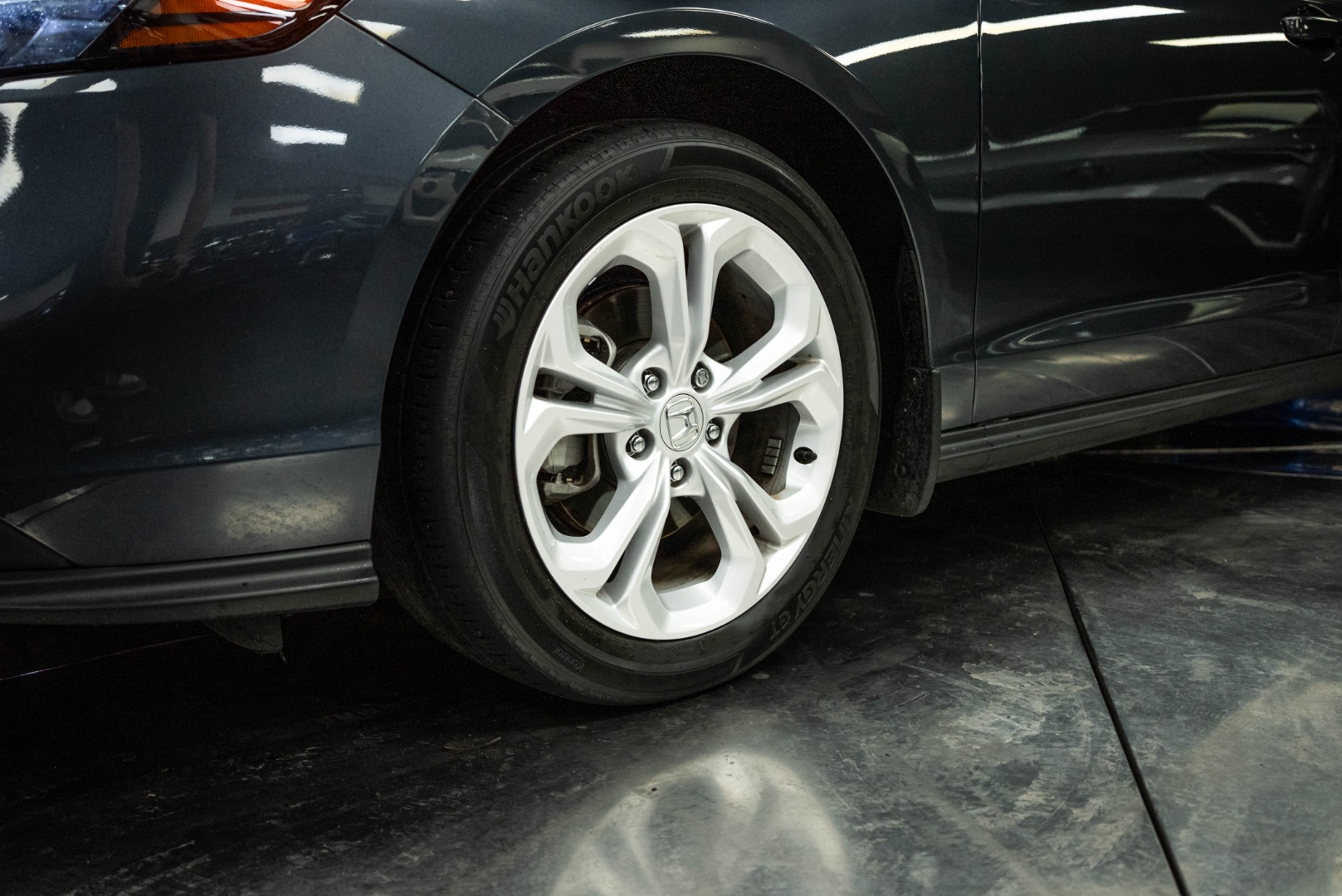 2024 Honda Accord LX photo 3