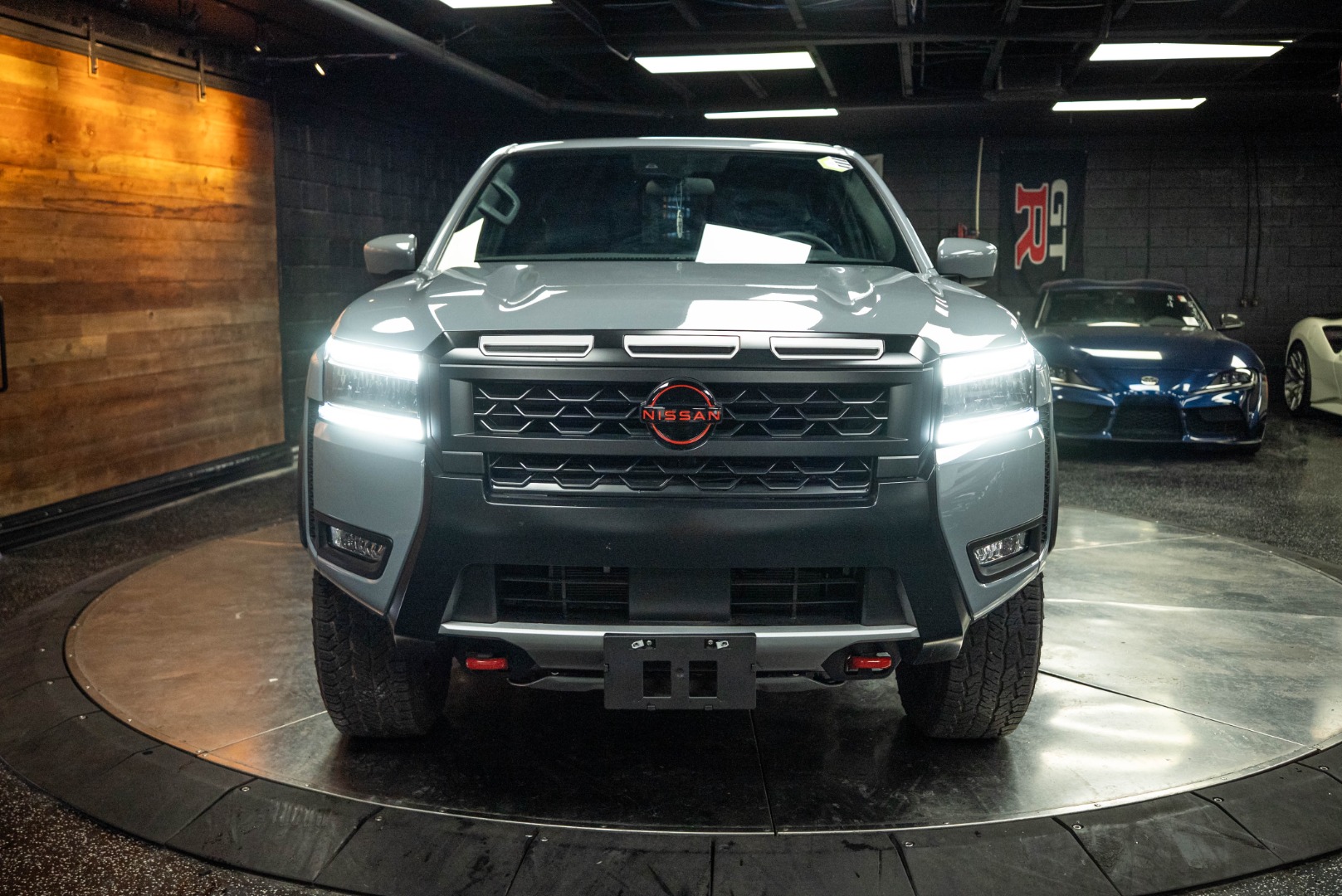 2025 Nissan Frontier PRO-4X photo 4