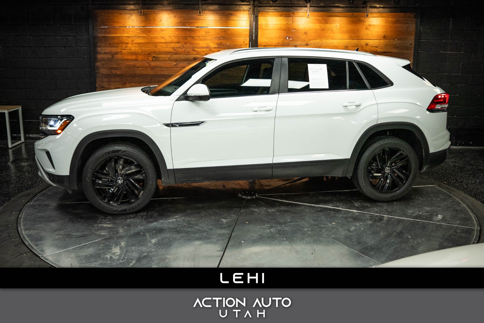 2023 Volkswagen Atlas Cross Sport SE w/Tech's photo