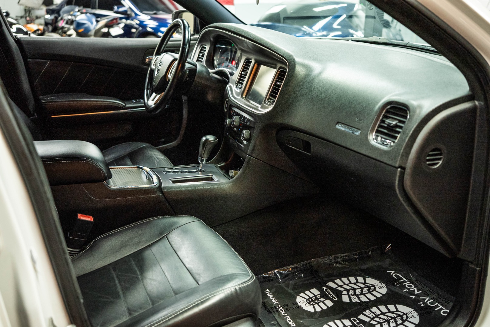 2011 Dodge Charger R/T Max photo 13