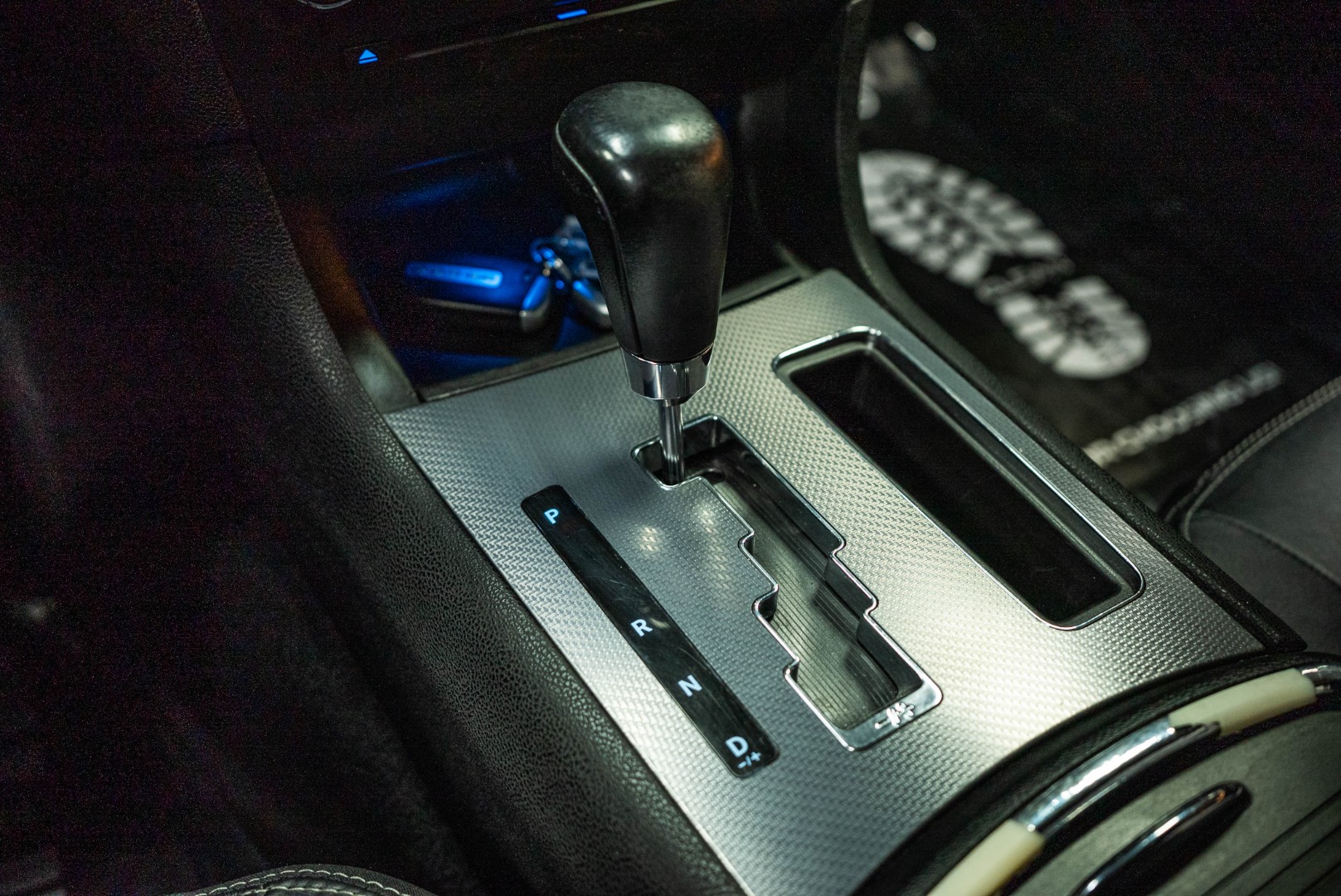 2011 Dodge Charger R/T Max photo 19