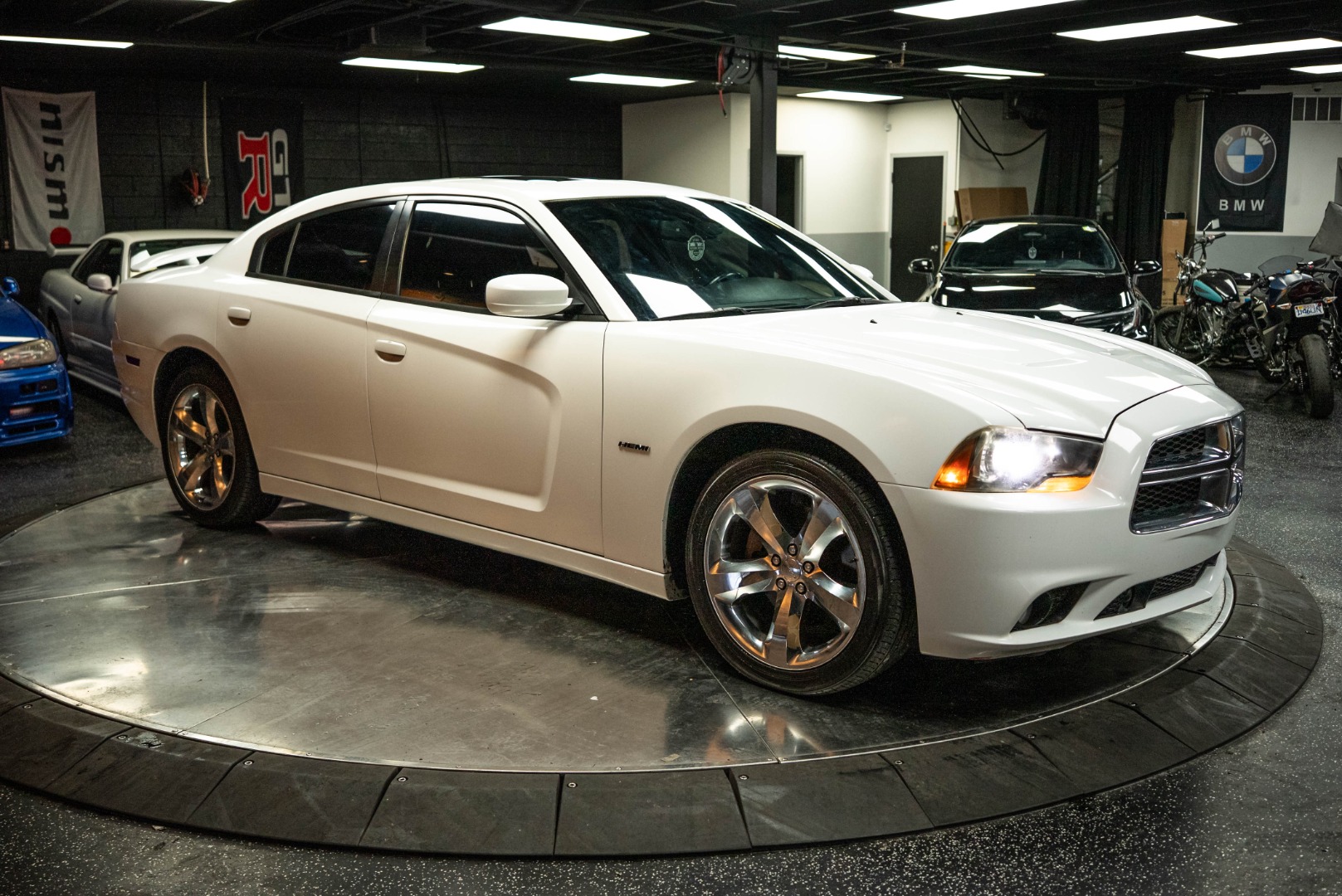 2011 Dodge Charger R/T Max photo 5