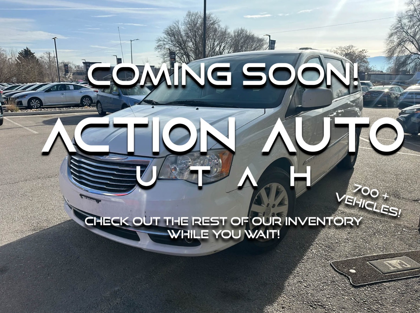 2014 Chrysler Town & Country Touring's photo