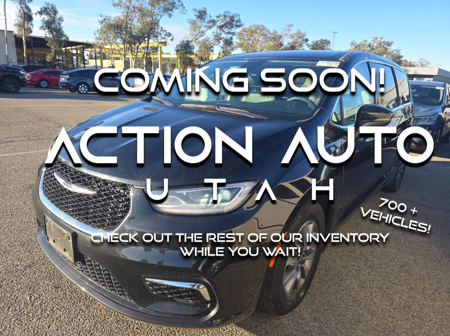 2023 Chrysler Pacifica Hybrid Touring L's photo