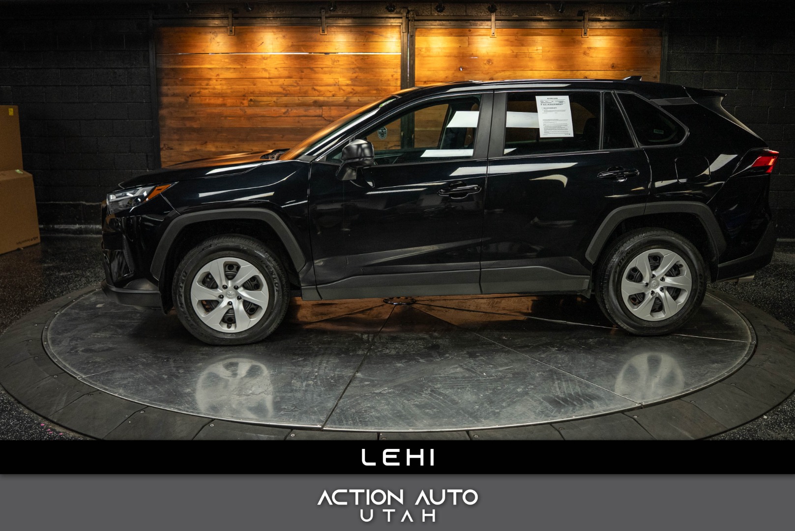 2024 Toyota RAV4 LE's photo