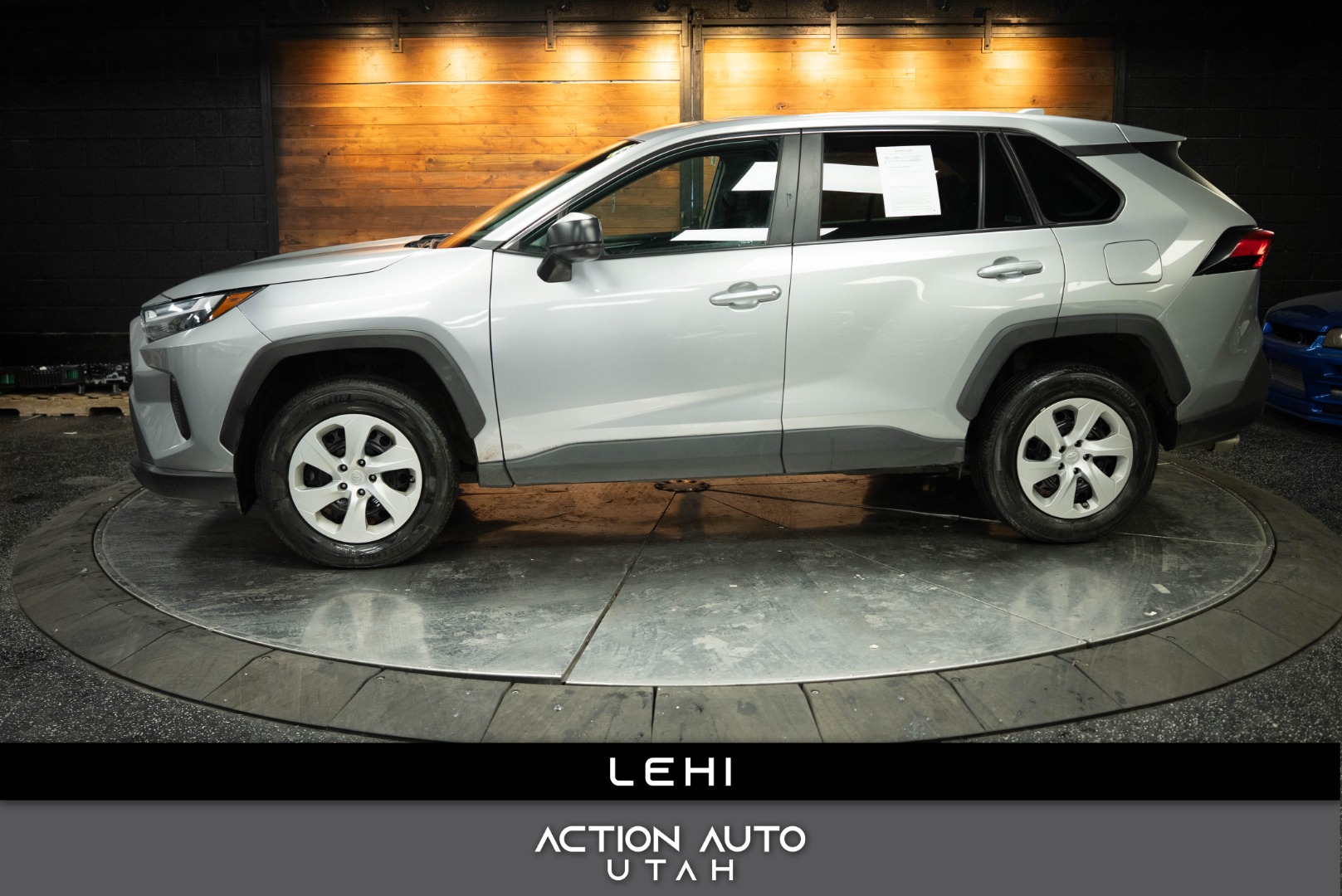 2024 Toyota RAV4 LE's photo