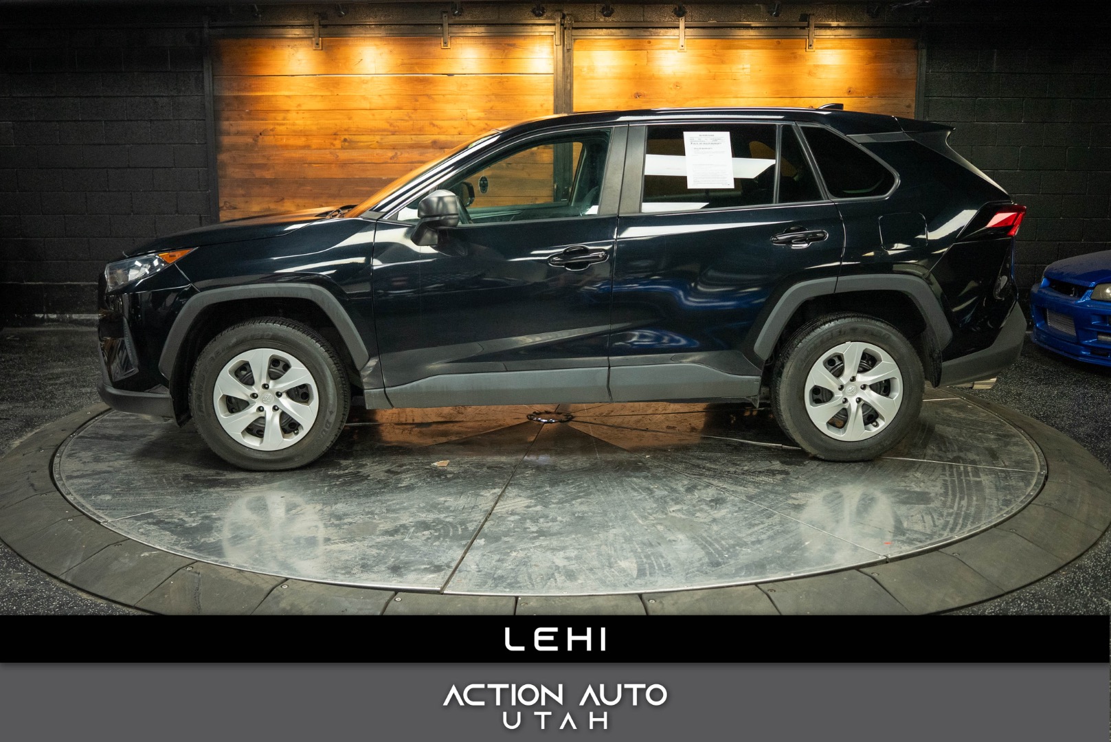 2022 Toyota RAV4 LE's photo