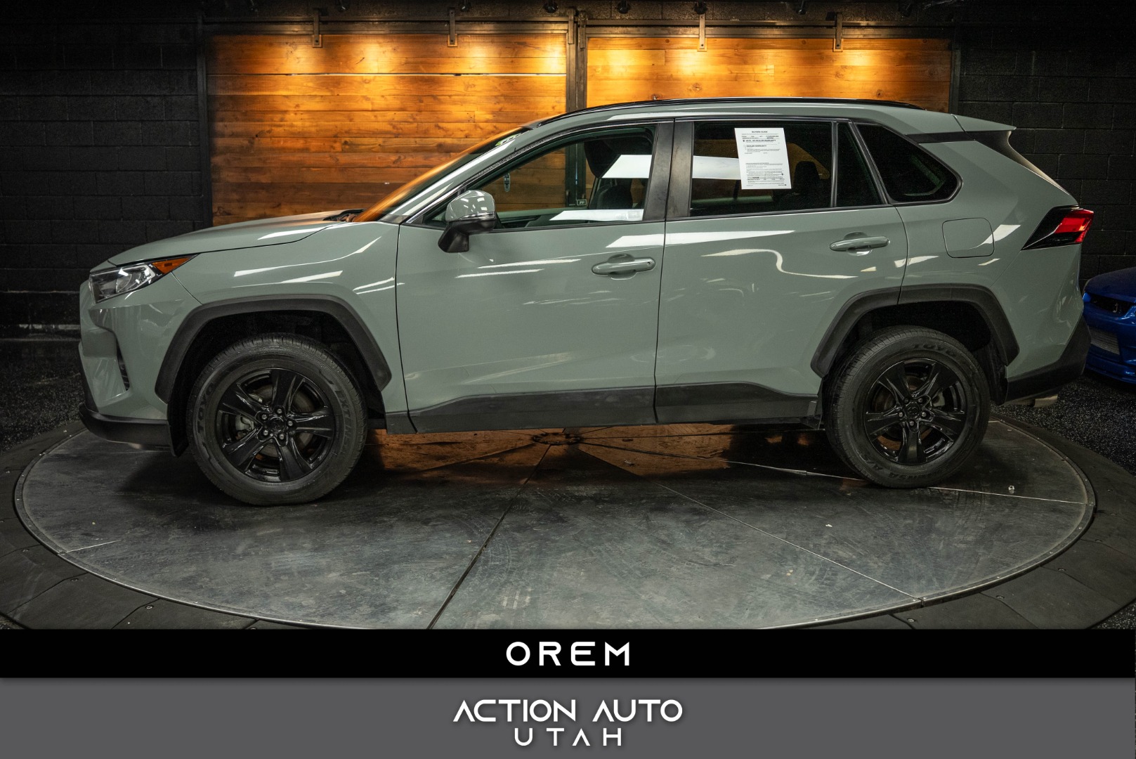 2021 Toyota RAV4 XLE's photo