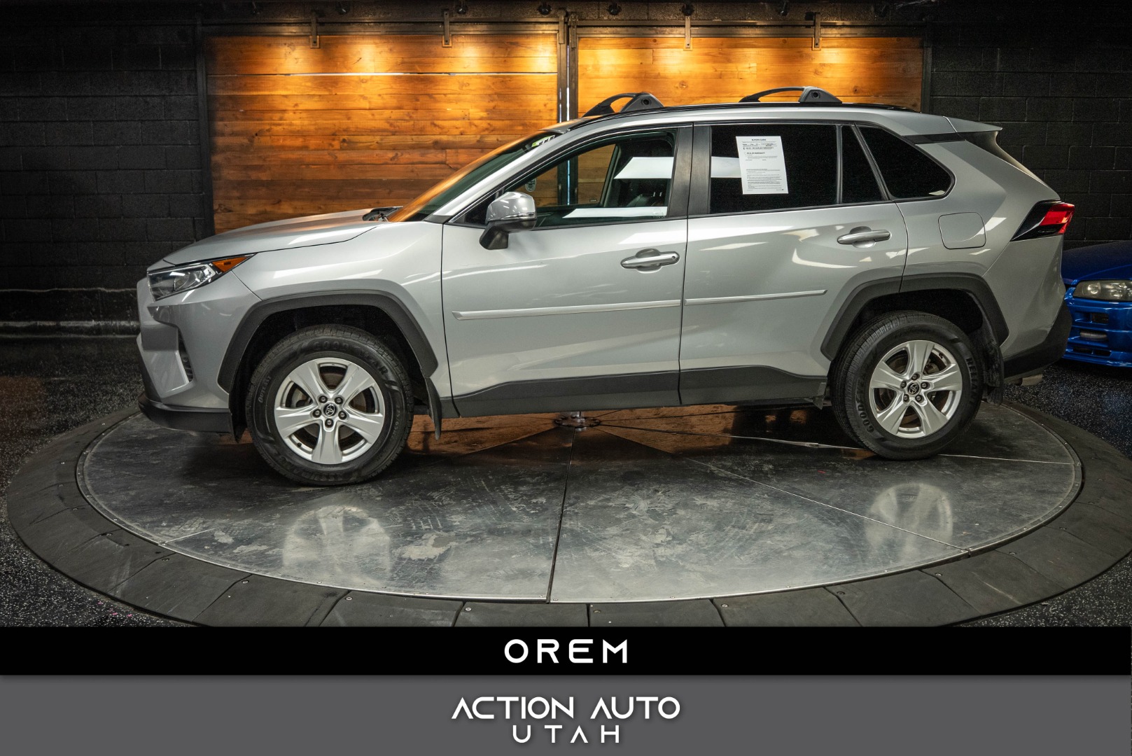 2021 Toyota RAV4 XLE's photo