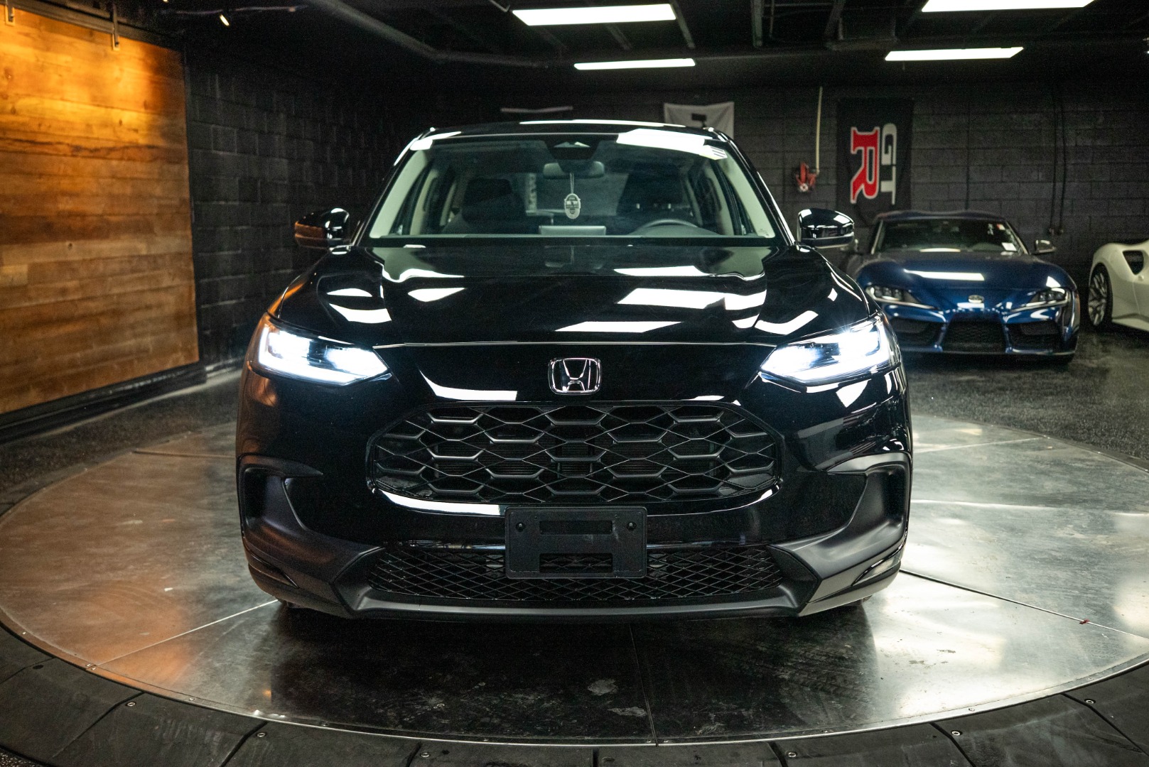 2025 Honda HR-V LX photo 2