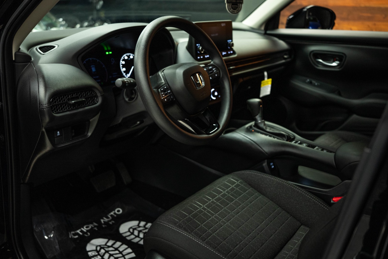 2025 Honda HR-V LX photo 6