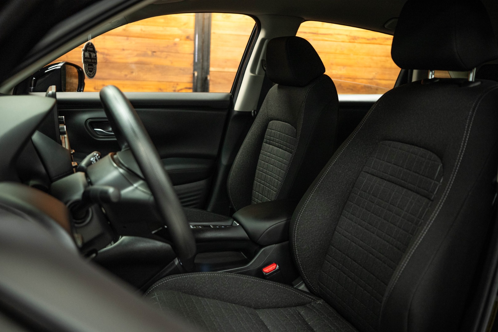 2025 Honda HR-V LX photo 7