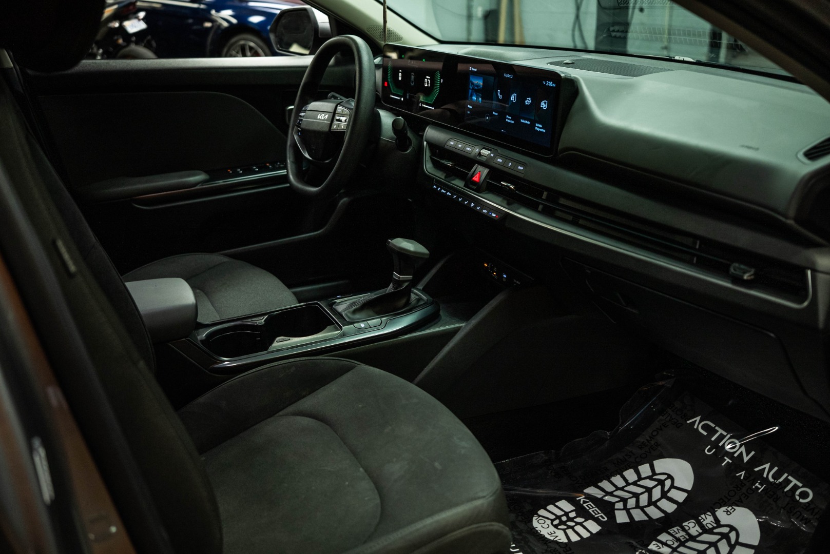 2025 Kia K4 LXS photo 12
