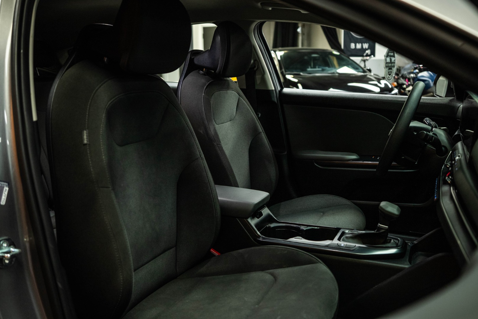 2025 Kia K4 LXS photo 13