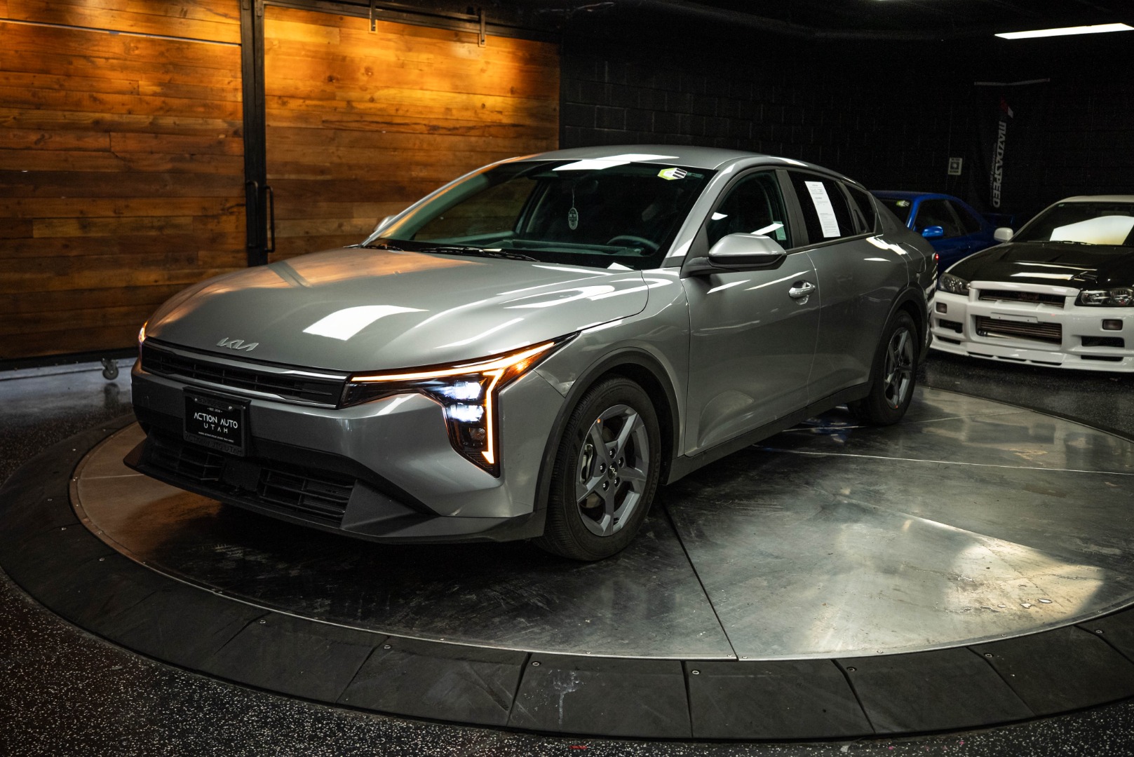 2025 Kia K4 LXS photo 2