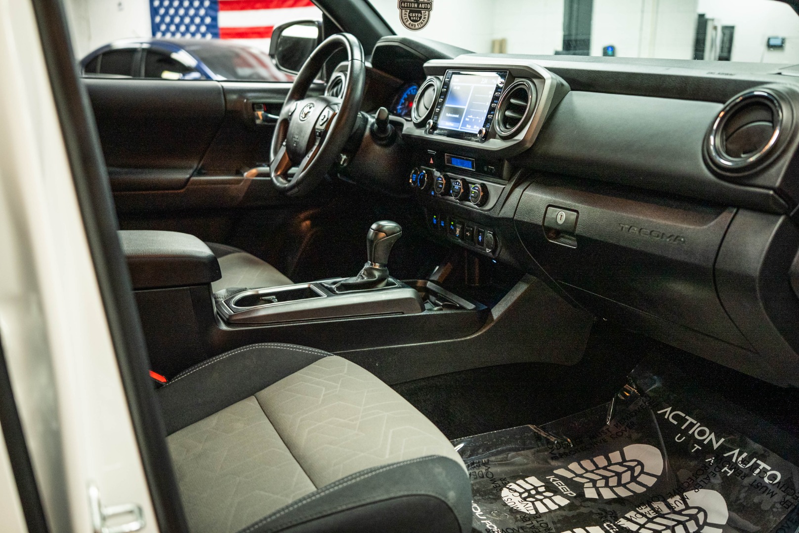 2023 Toyota Tacoma TRD Off-Road photo 11