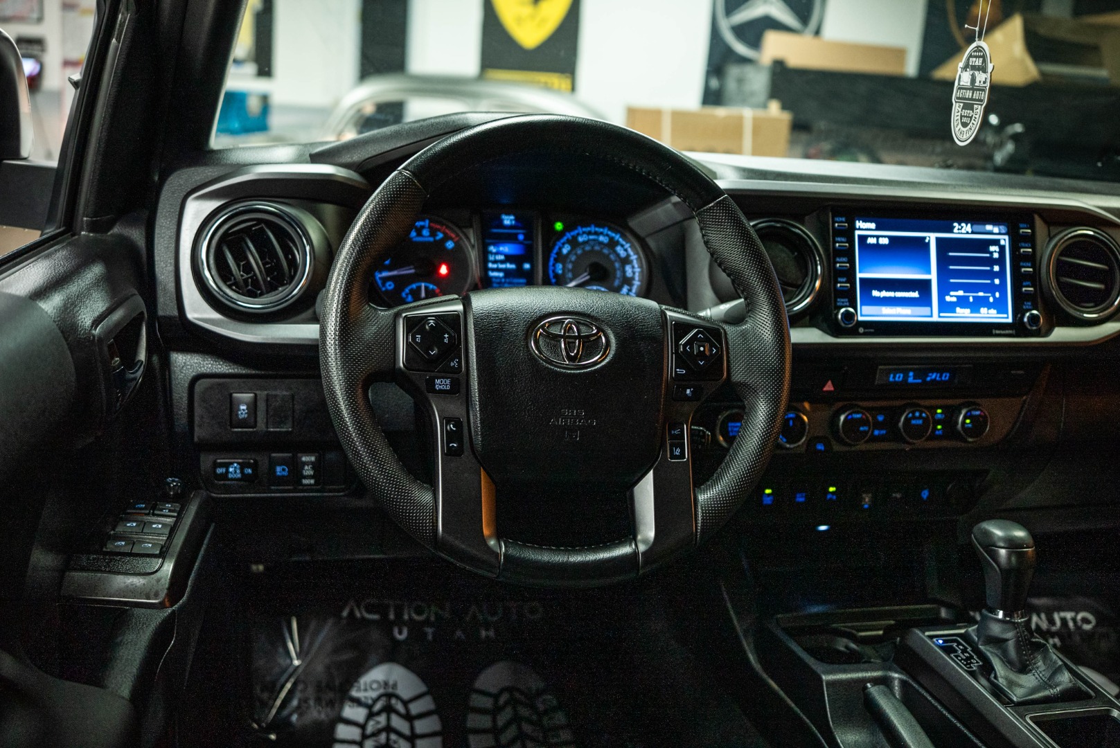 2023 Toyota Tacoma TRD Off-Road photo 14