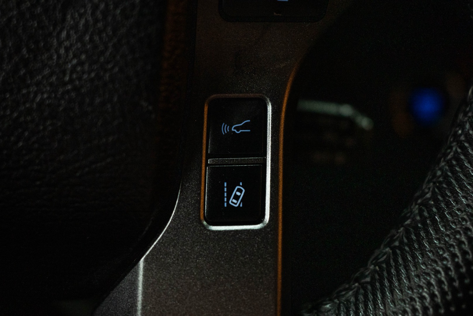 2023 Toyota Tacoma TRD Off-Road photo 16