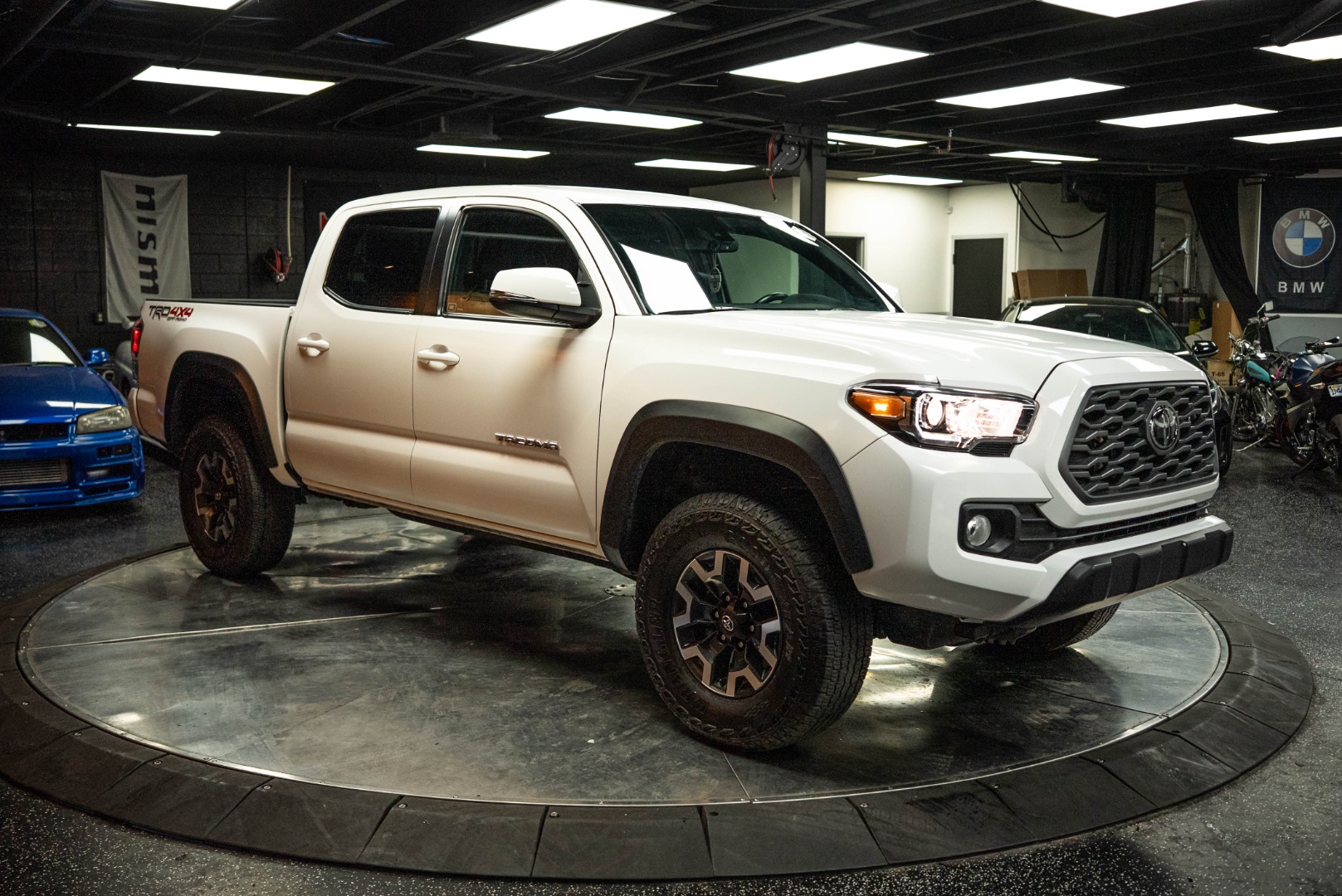 2023 Toyota Tacoma TRD Off-Road photo 4