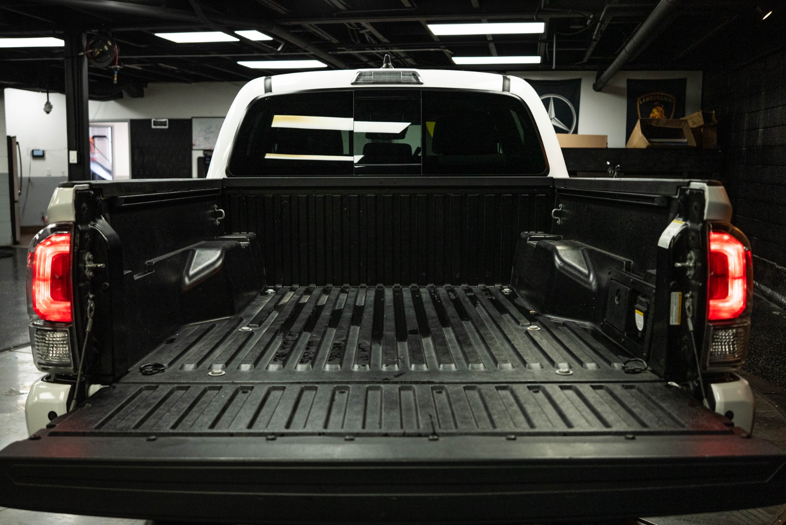 2023 Toyota Tacoma TRD Off-Road photo 6