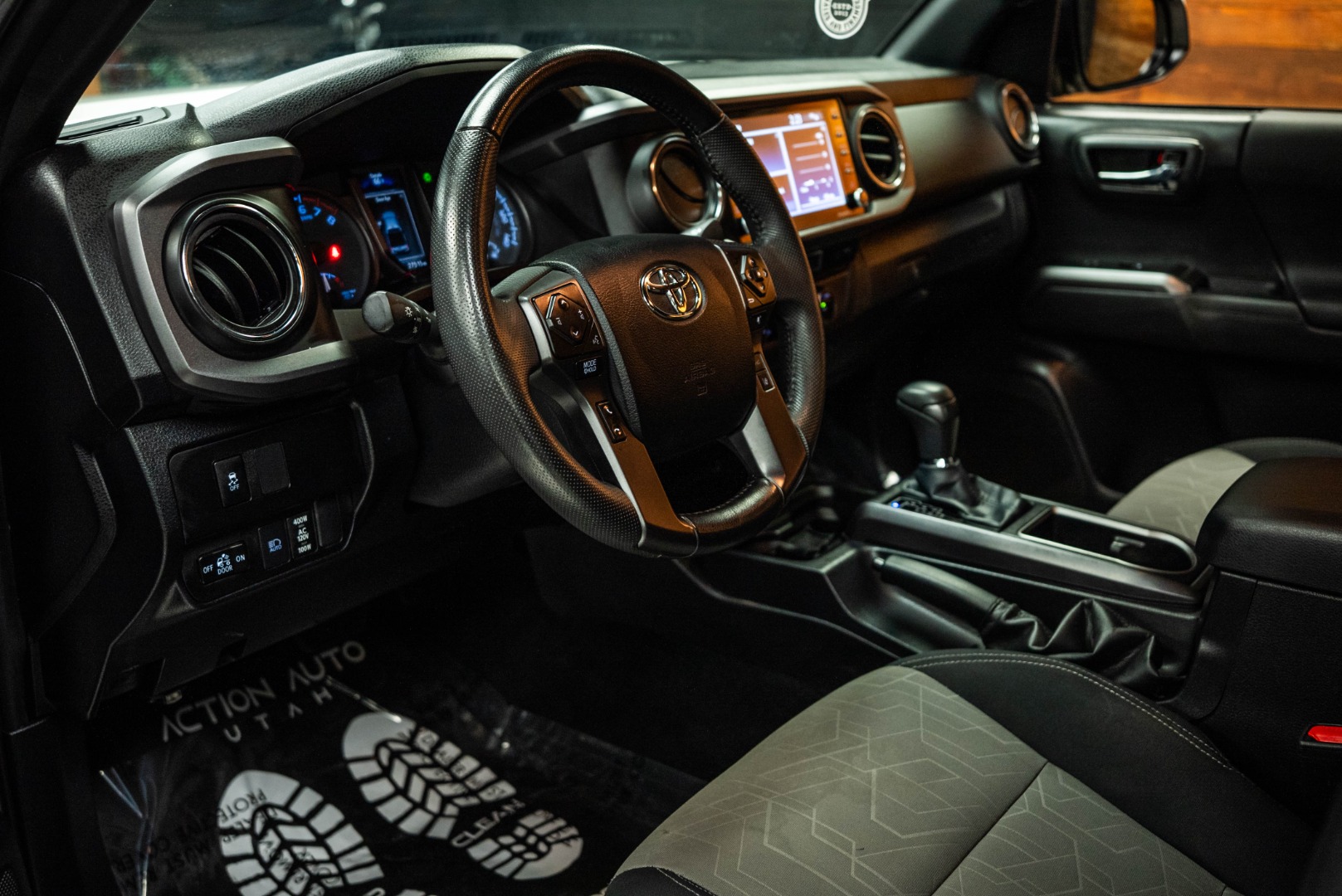 2023 Toyota Tacoma TRD Off-Road photo 7