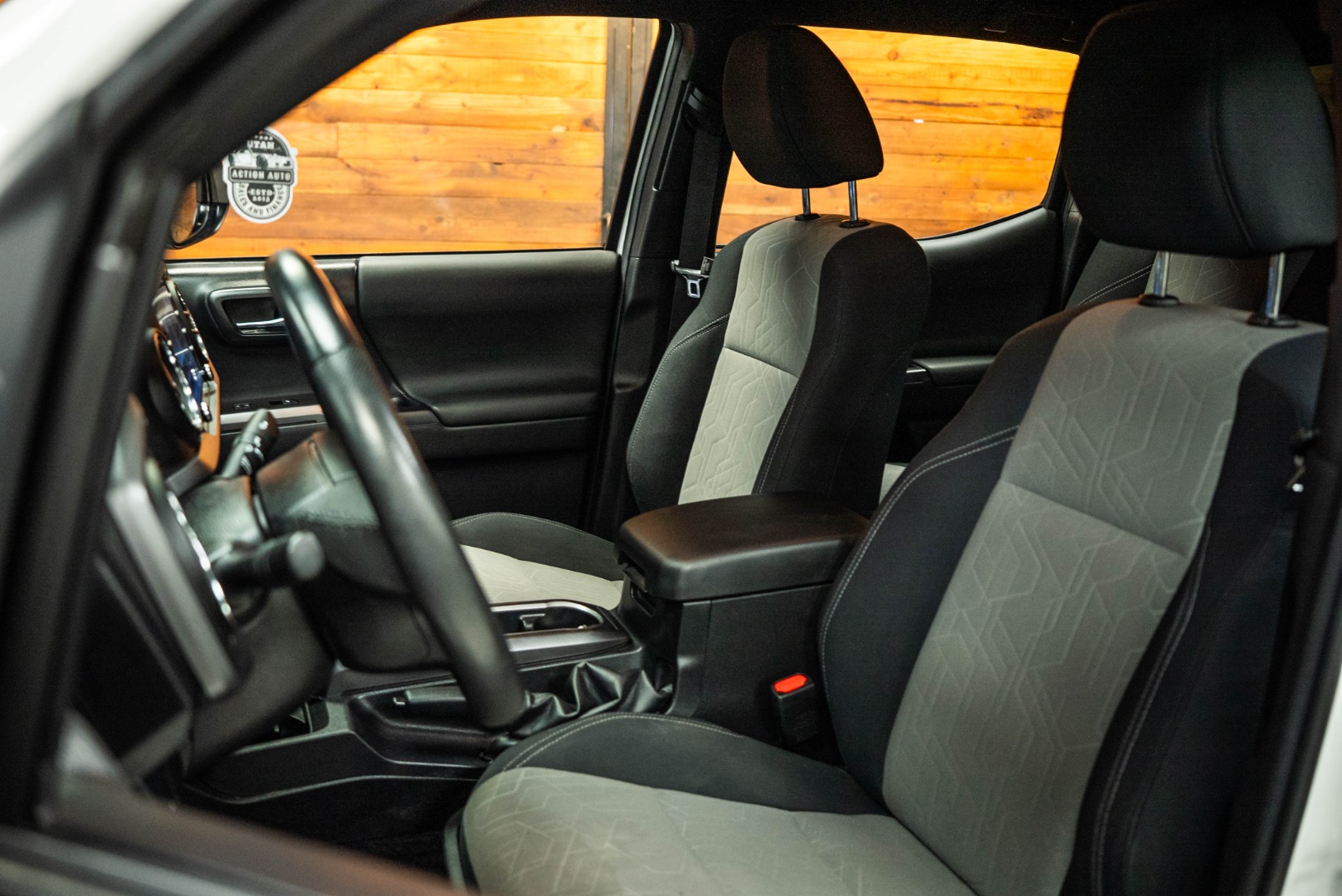 2023 Toyota Tacoma TRD Off-Road photo 8