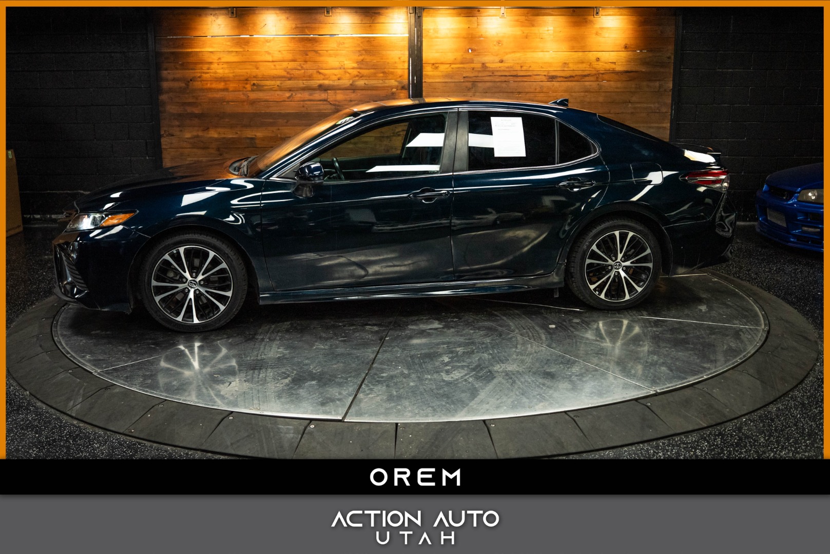 2019 Toyota Camry SE's photo