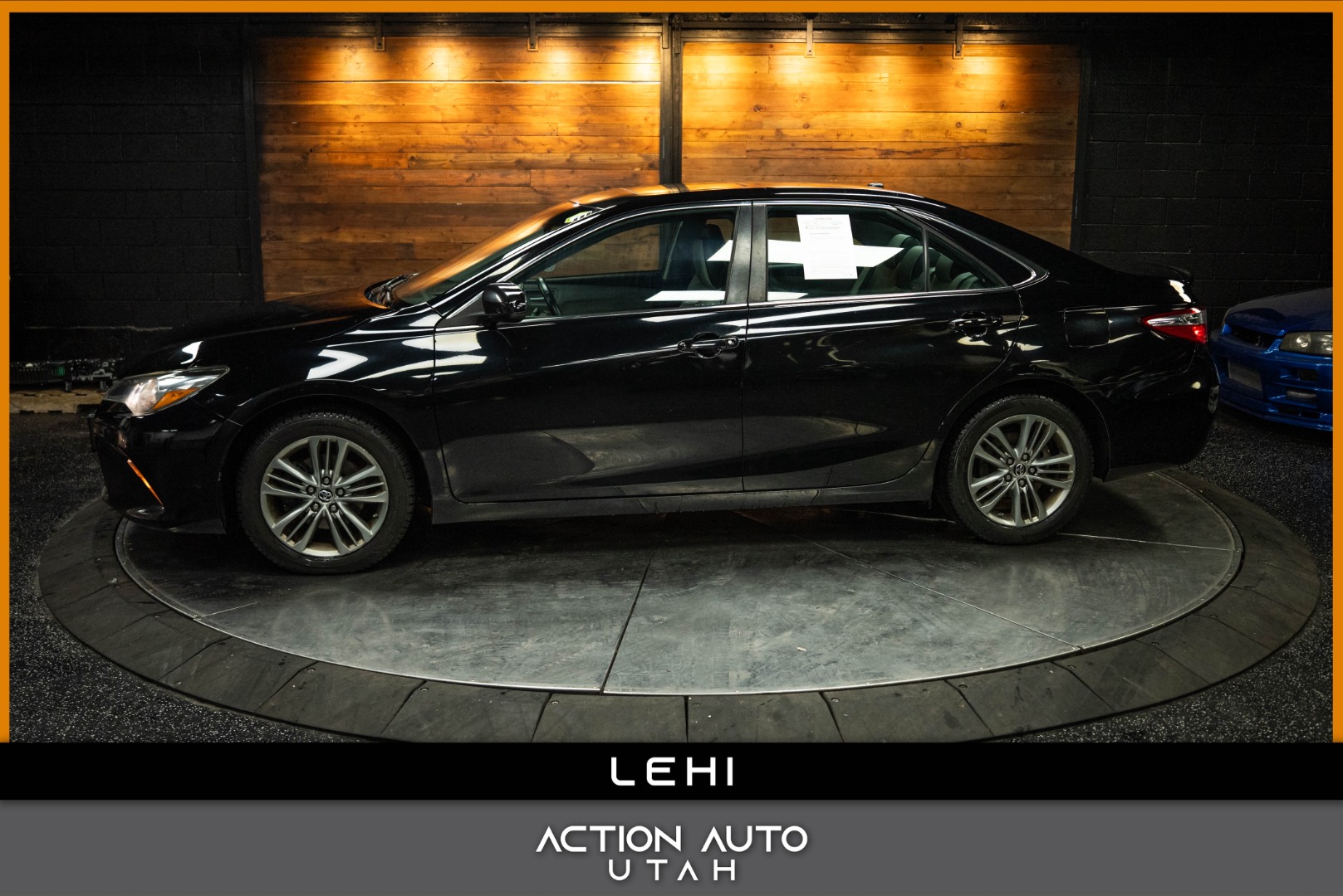 2015 Toyota Camry SE's photo