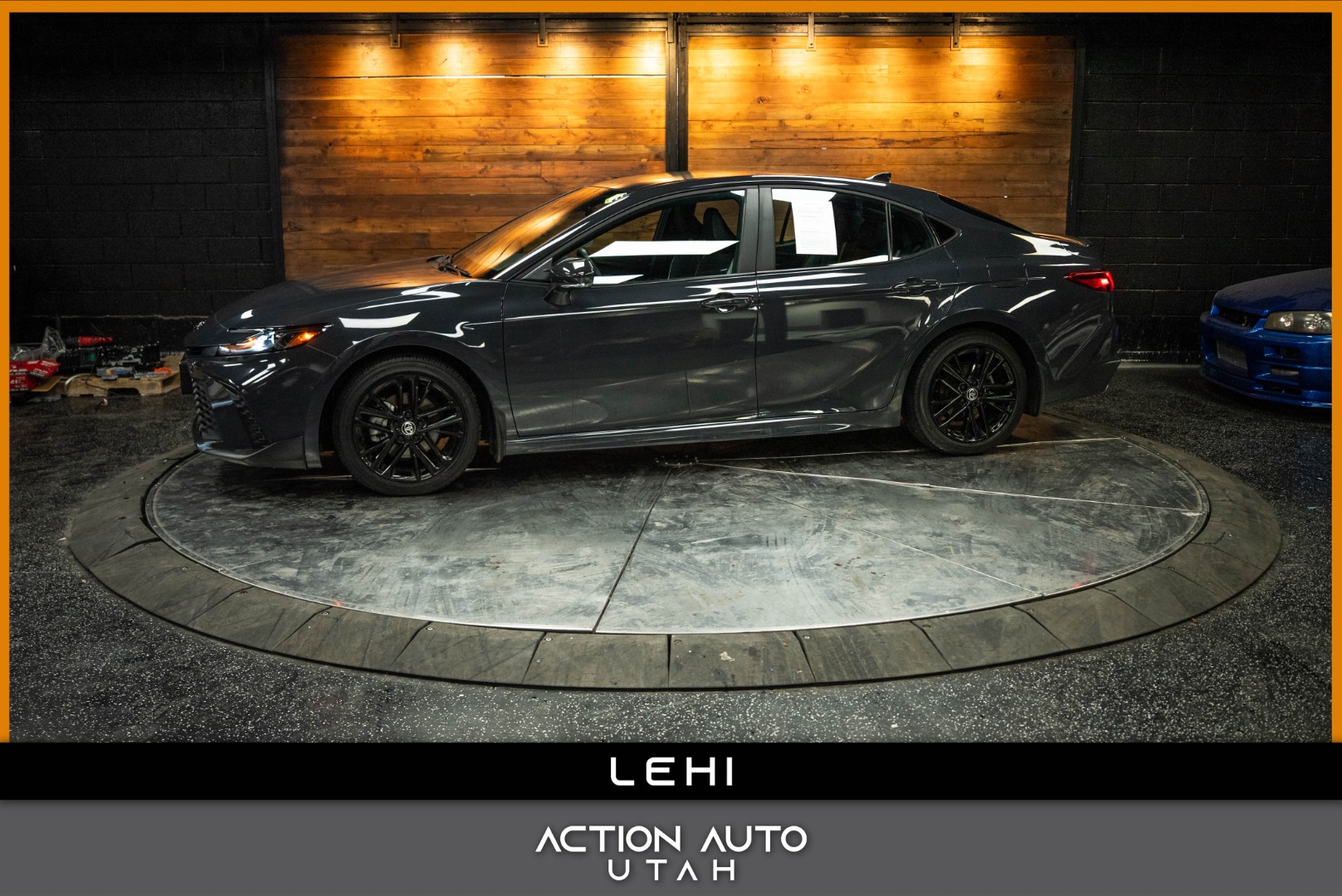 2025 Toyota Camry SE's photo