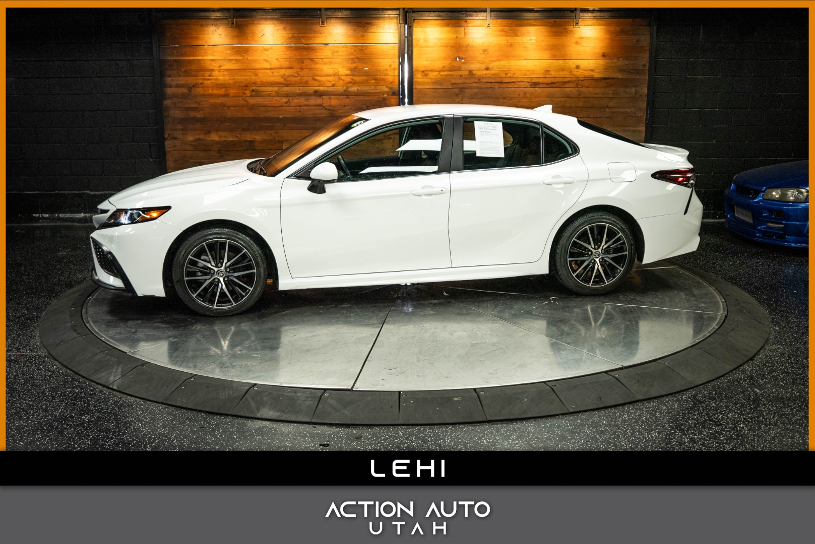 2024 Toyota Camry SE's photo