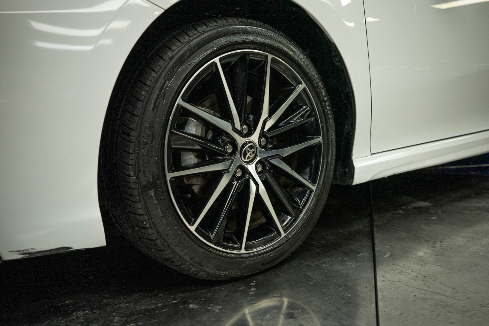 2024 Toyota Camry SE photo 3