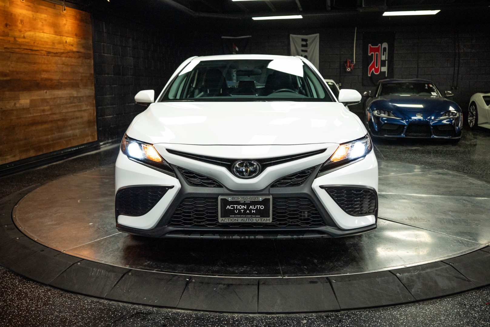 2024 Toyota Camry SE photo 4