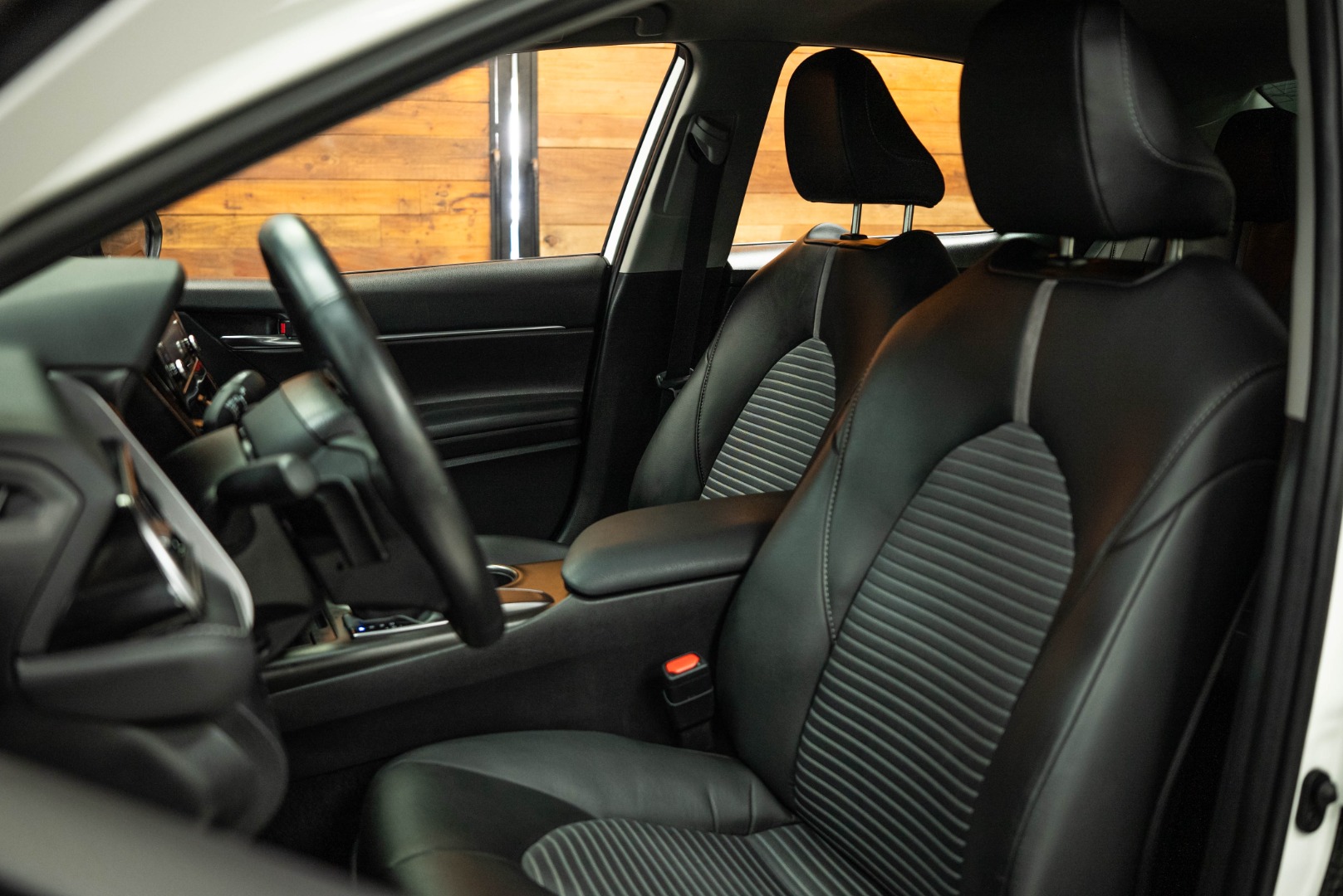 2024 Toyota Camry SE photo 9