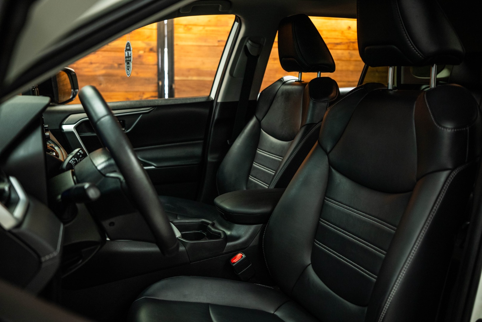 2021 Toyota RAV4 Hybrid XLE Premium photo 10