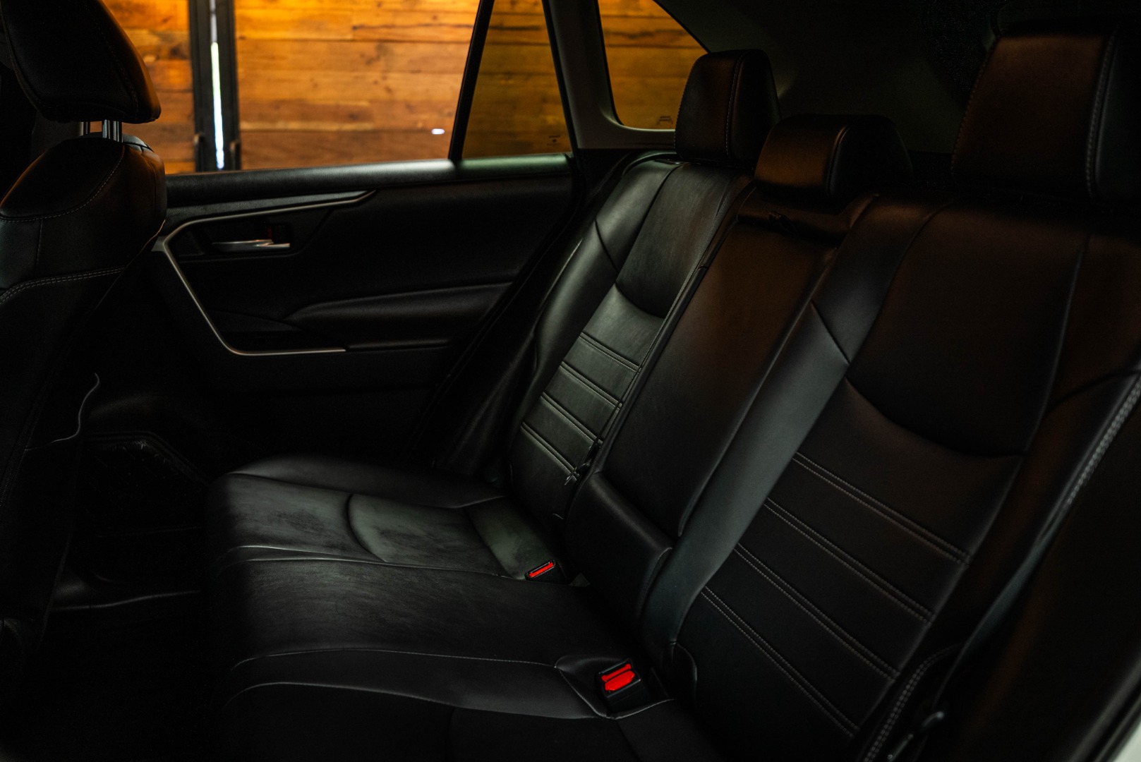 2021 Toyota RAV4 Hybrid XLE Premium photo 11