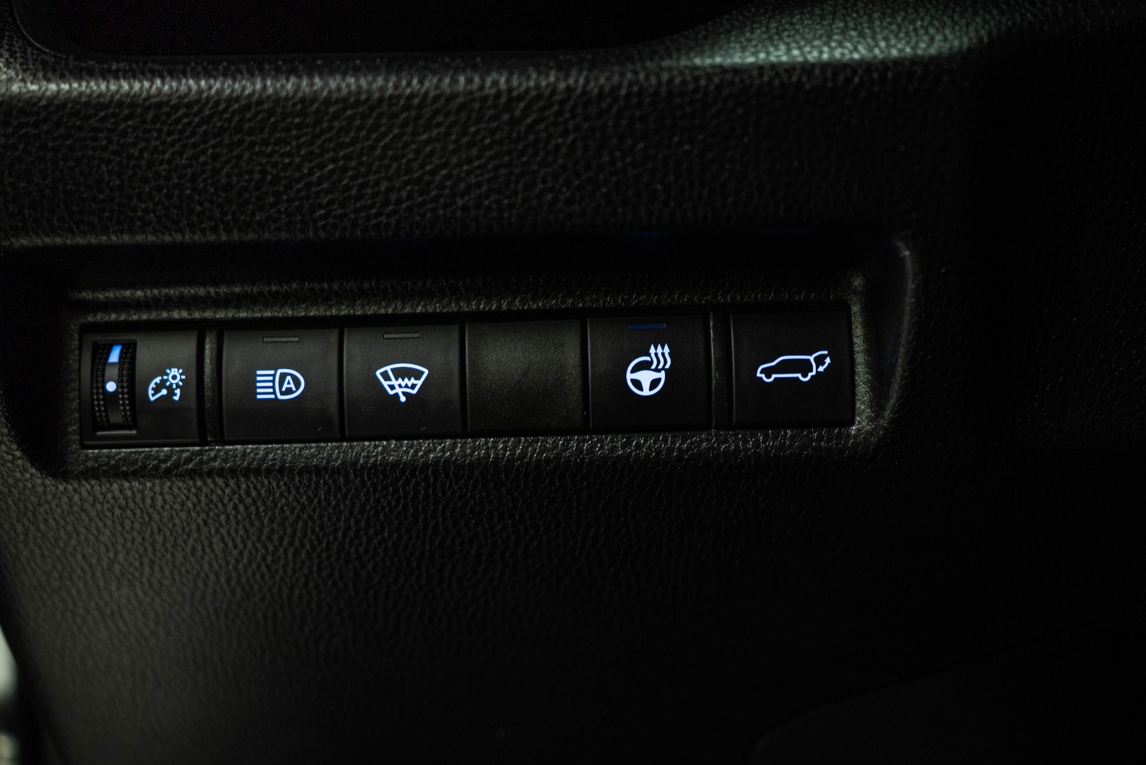 2021 Toyota RAV4 Hybrid XLE Premium photo 25