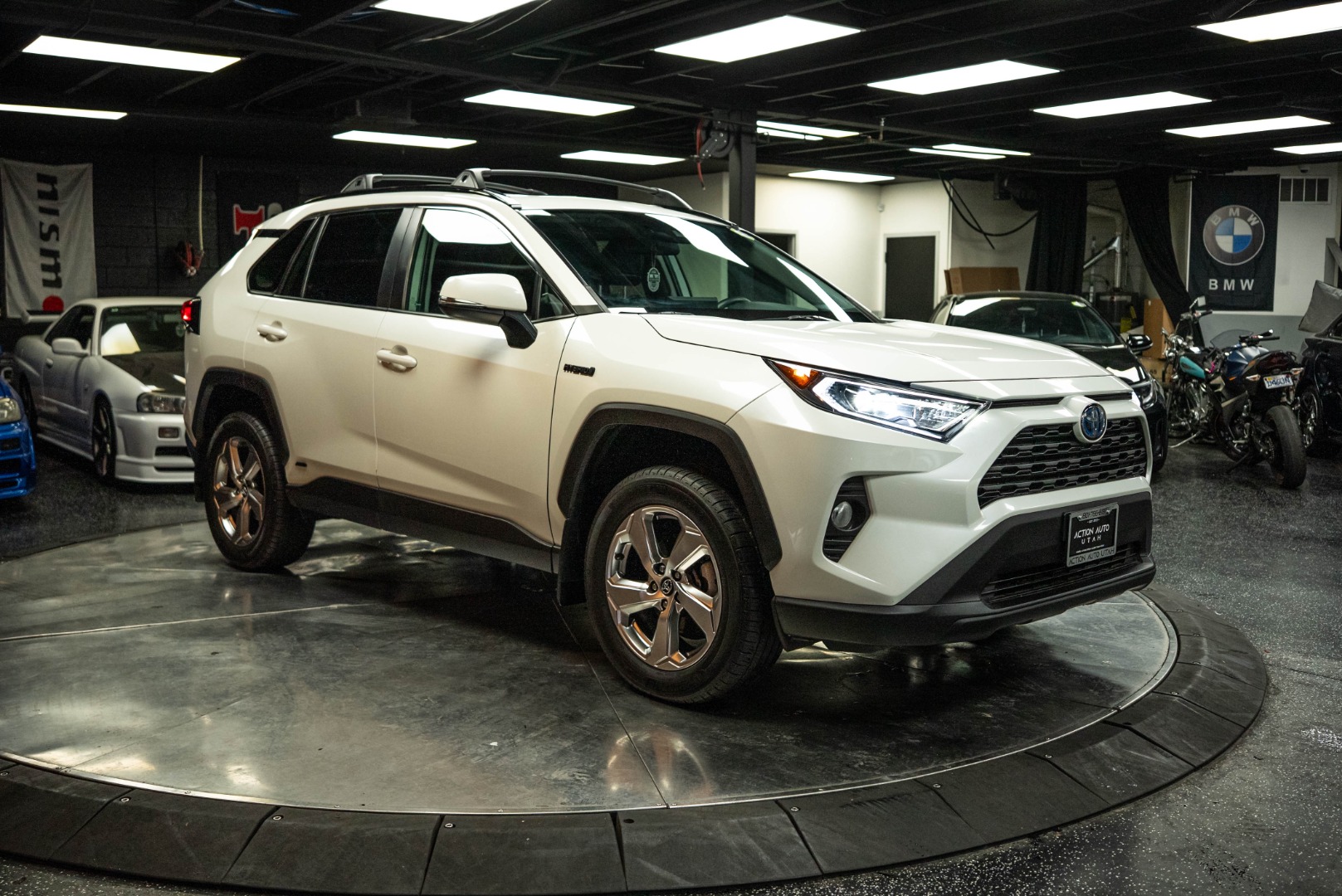 2021 Toyota RAV4 Hybrid XLE Premium photo 5