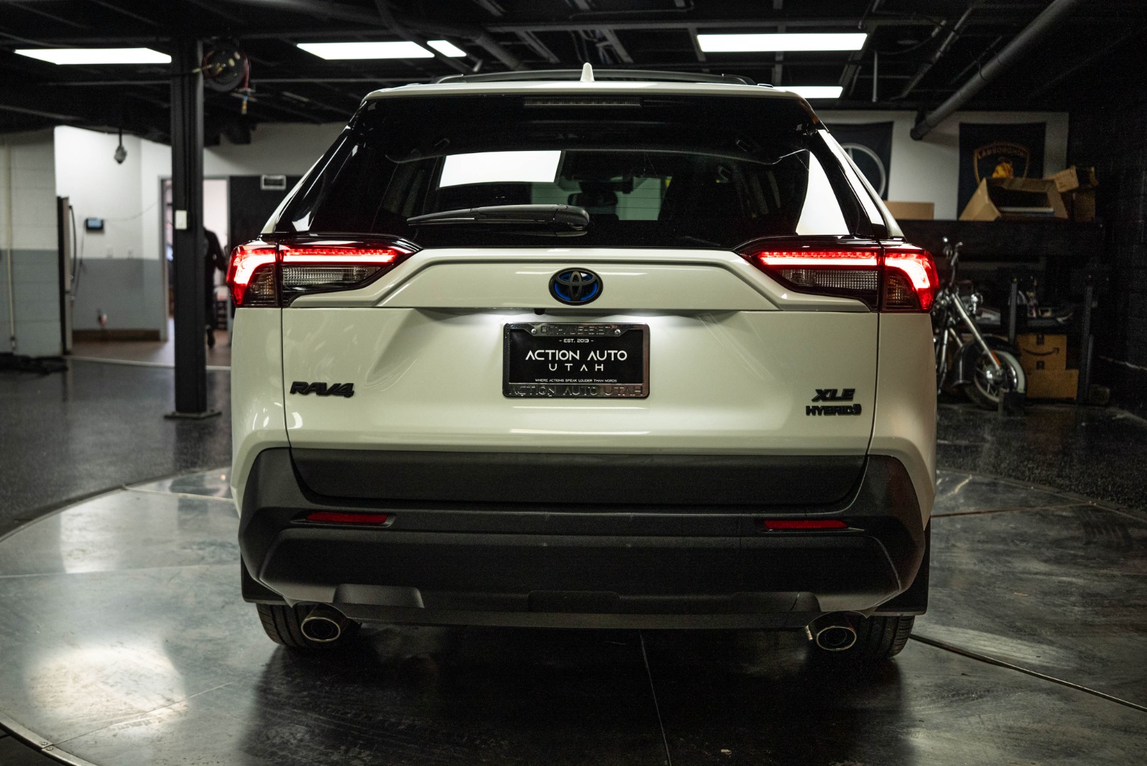 2021 Toyota RAV4 Hybrid XLE Premium photo 6