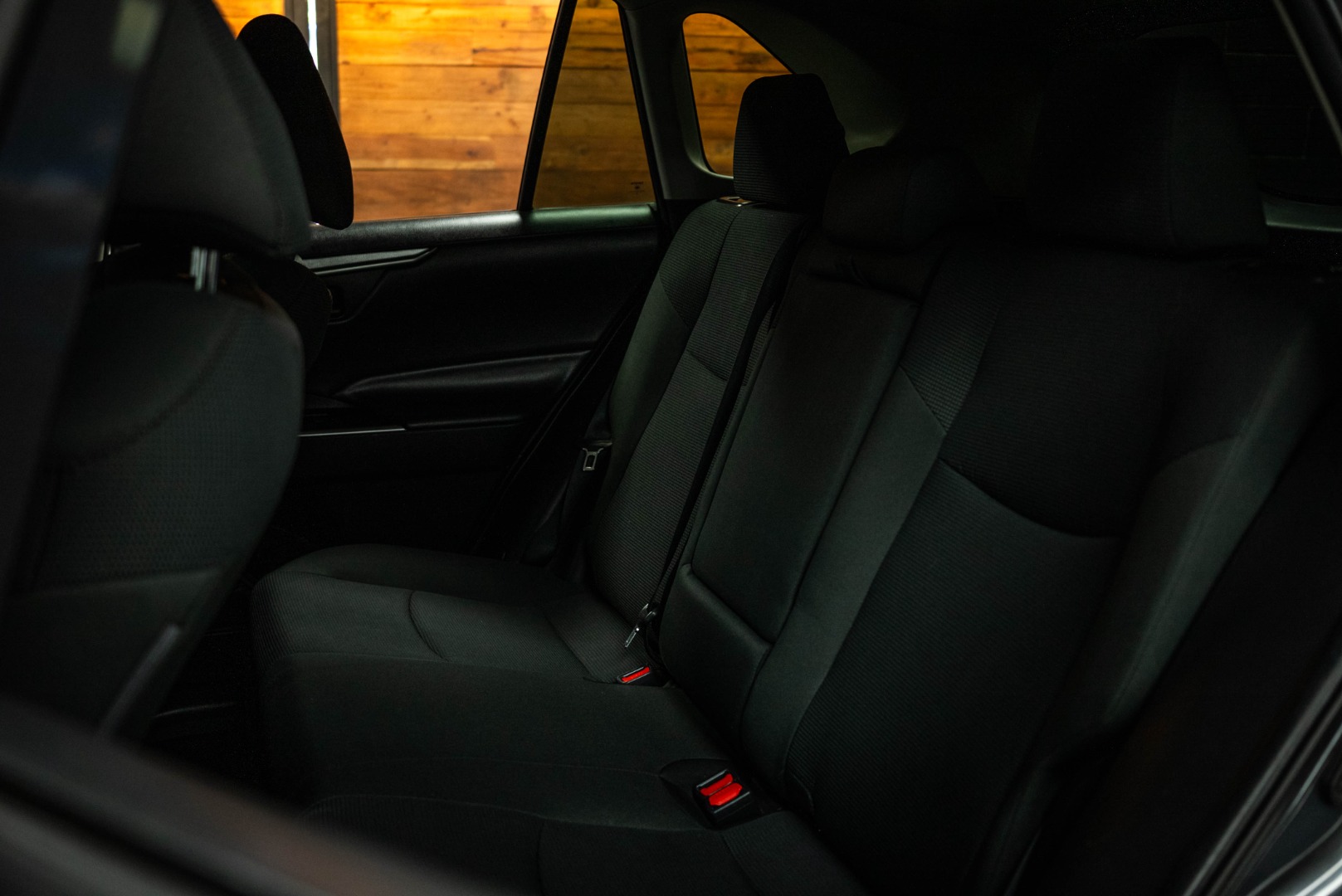 2021 Toyota RAV4 Hybrid LE photo 8