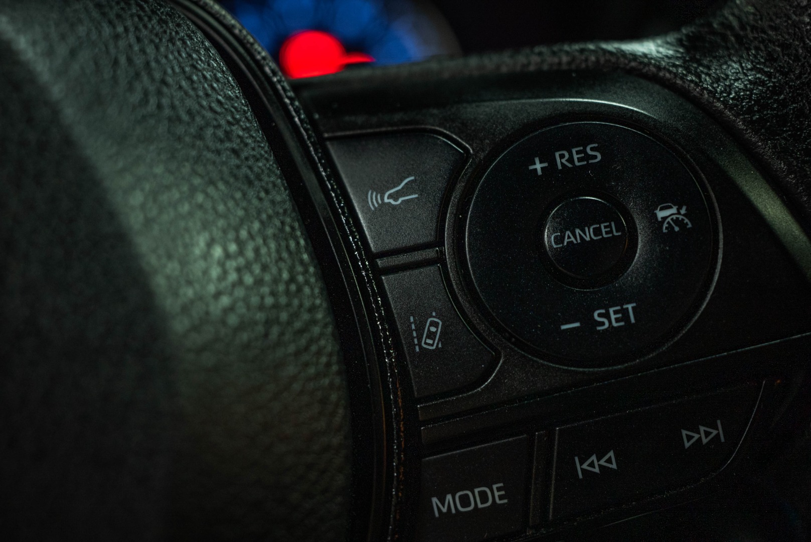 2021 Toyota RAV4 Hybrid LE photo 15