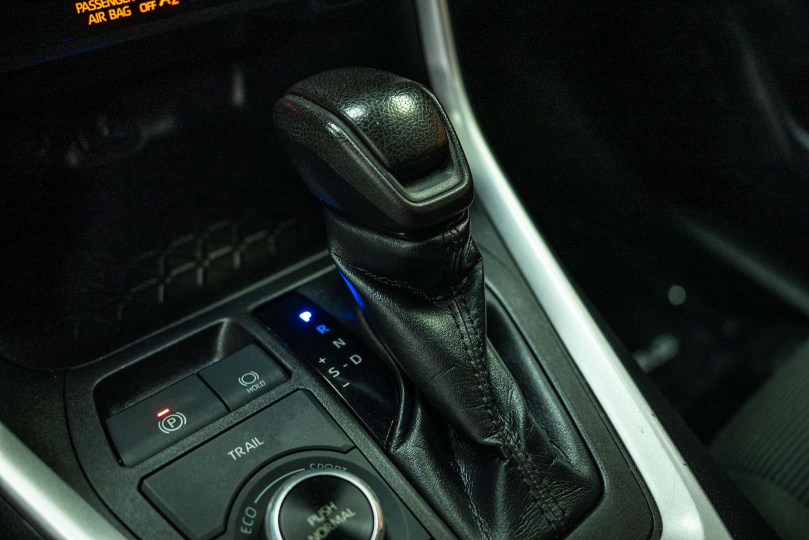 2021 Toyota RAV4 Hybrid LE photo 17