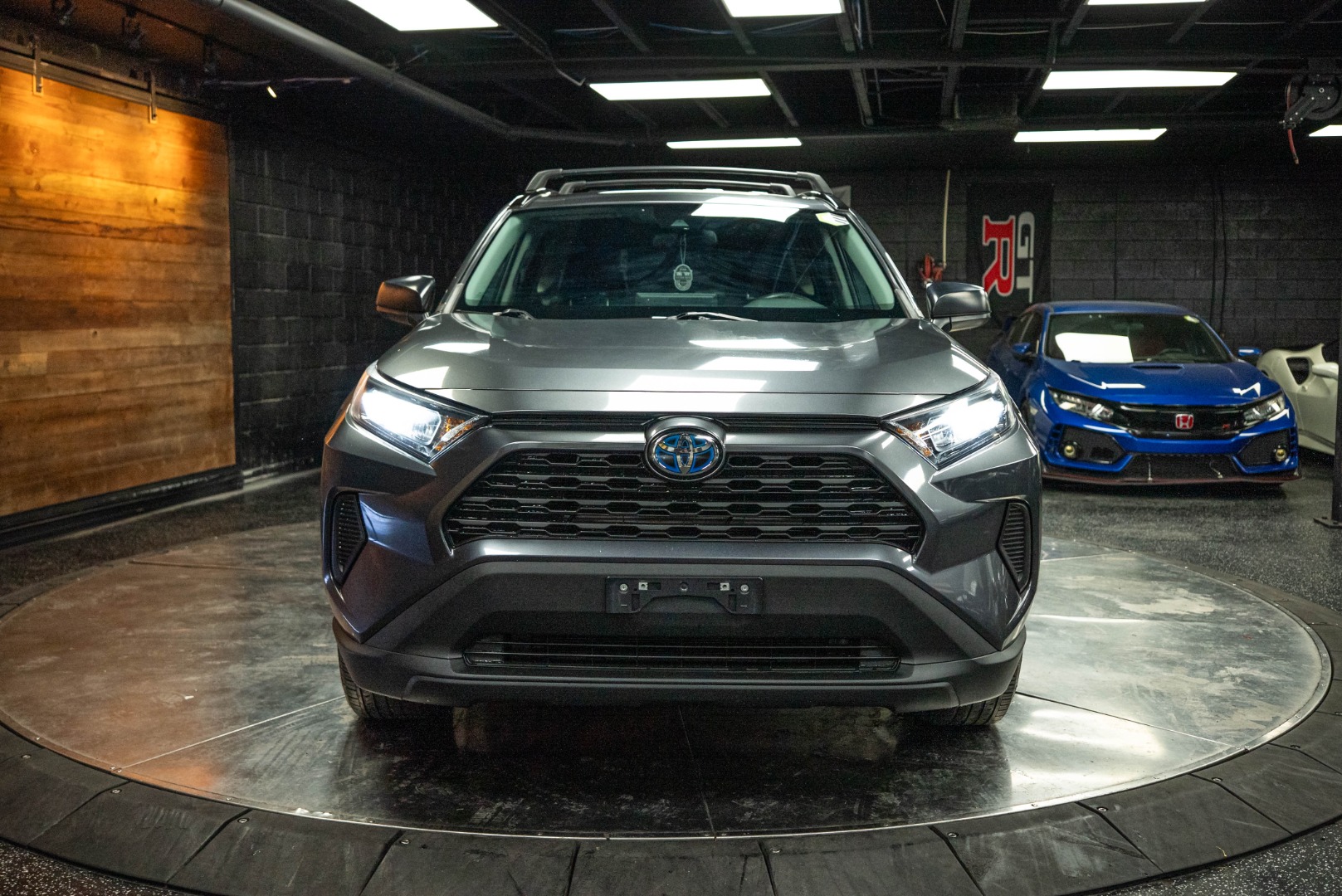 2021 Toyota RAV4 Hybrid LE photo 2