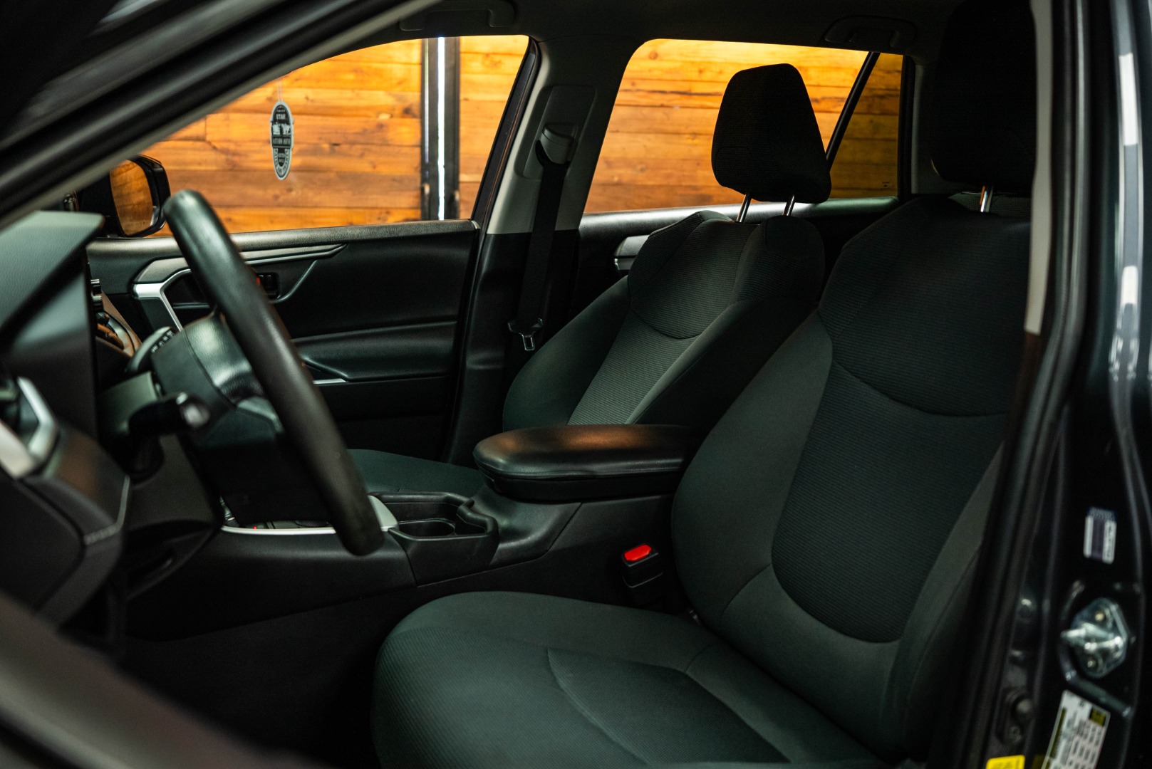 2021 Toyota RAV4 Hybrid LE photo 7