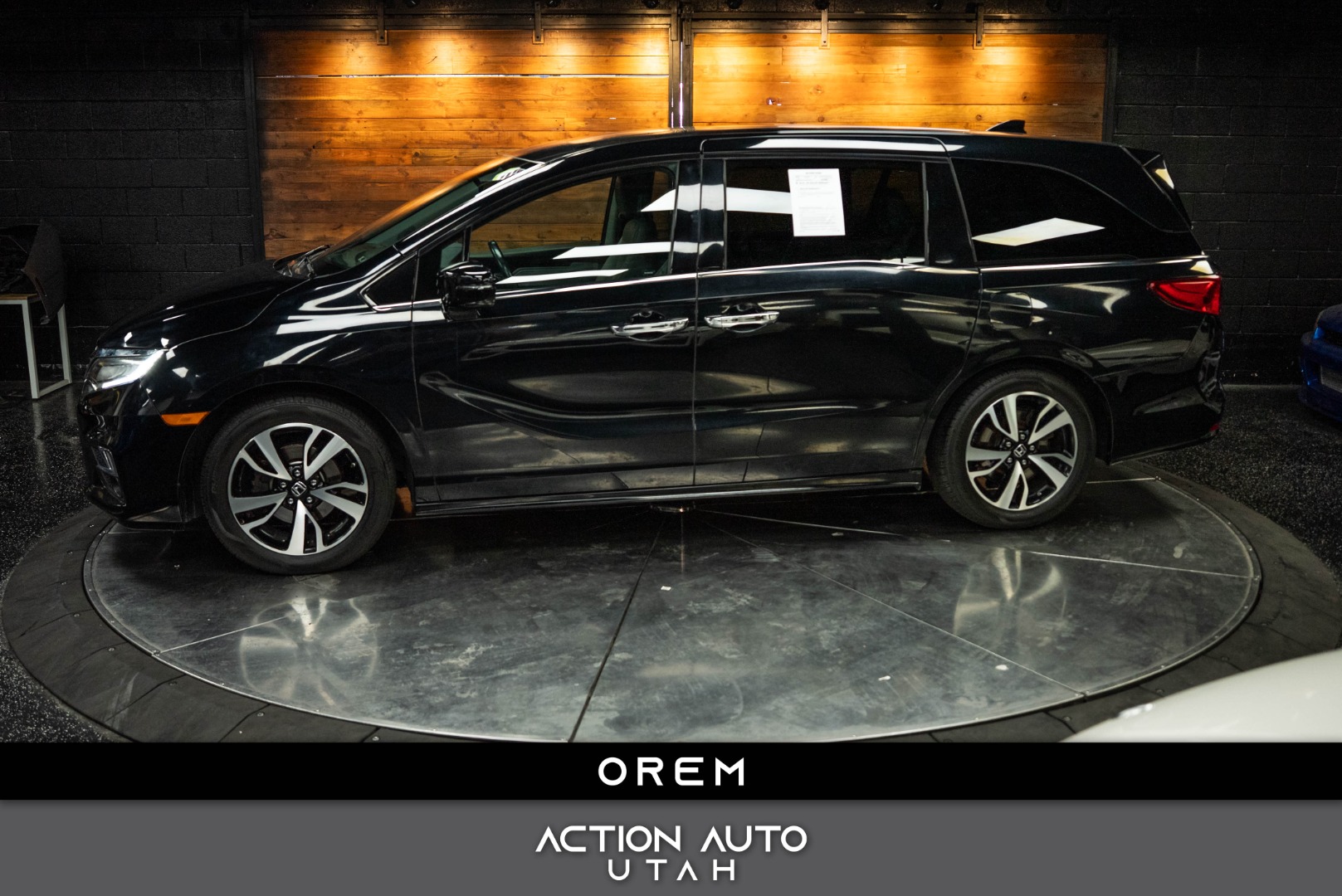 2019 Honda Odyssey Elite's photo