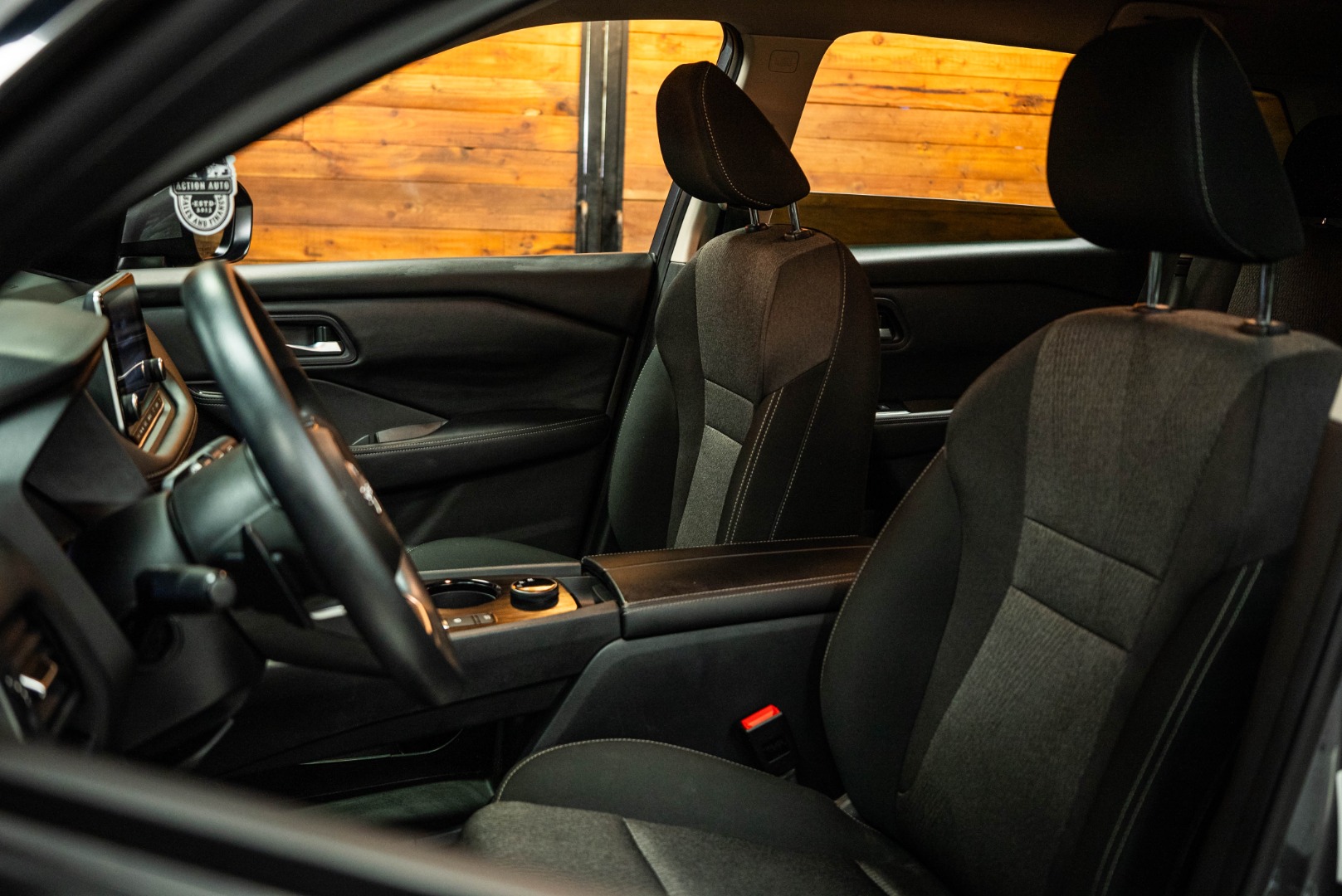 2024 Nissan Rogue SV photo 9