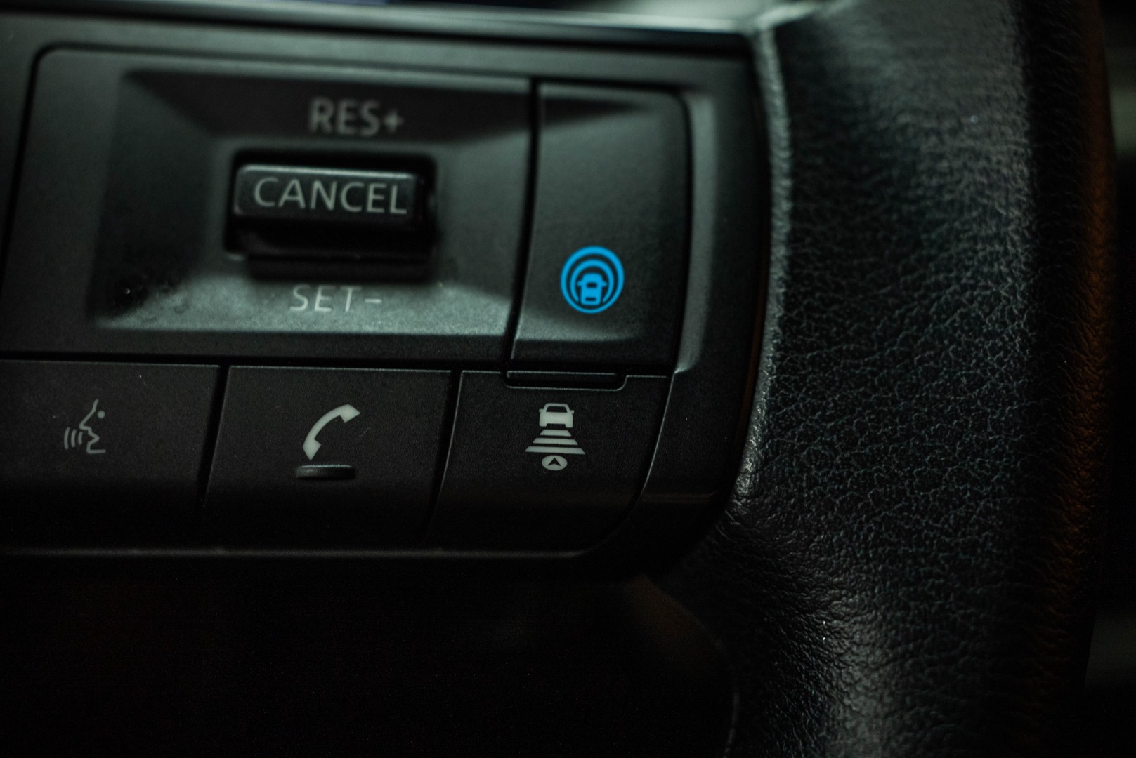 2024 Nissan Rogue SV photo 18